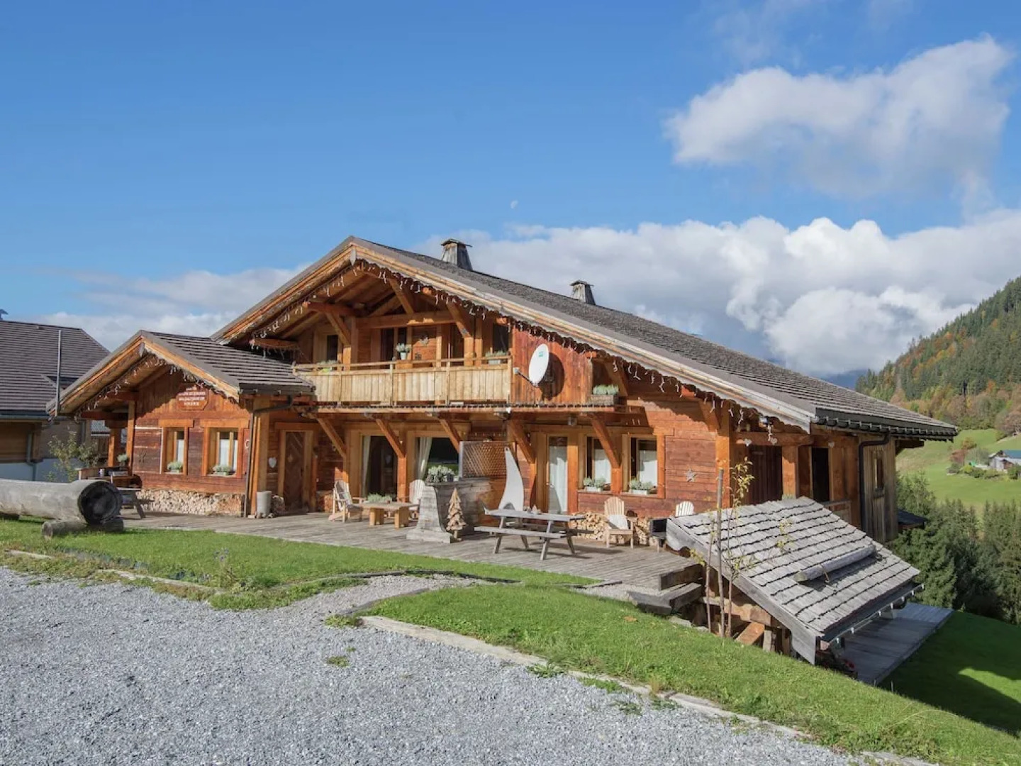 Pretty Apartment in a Separate Mountain Chalet