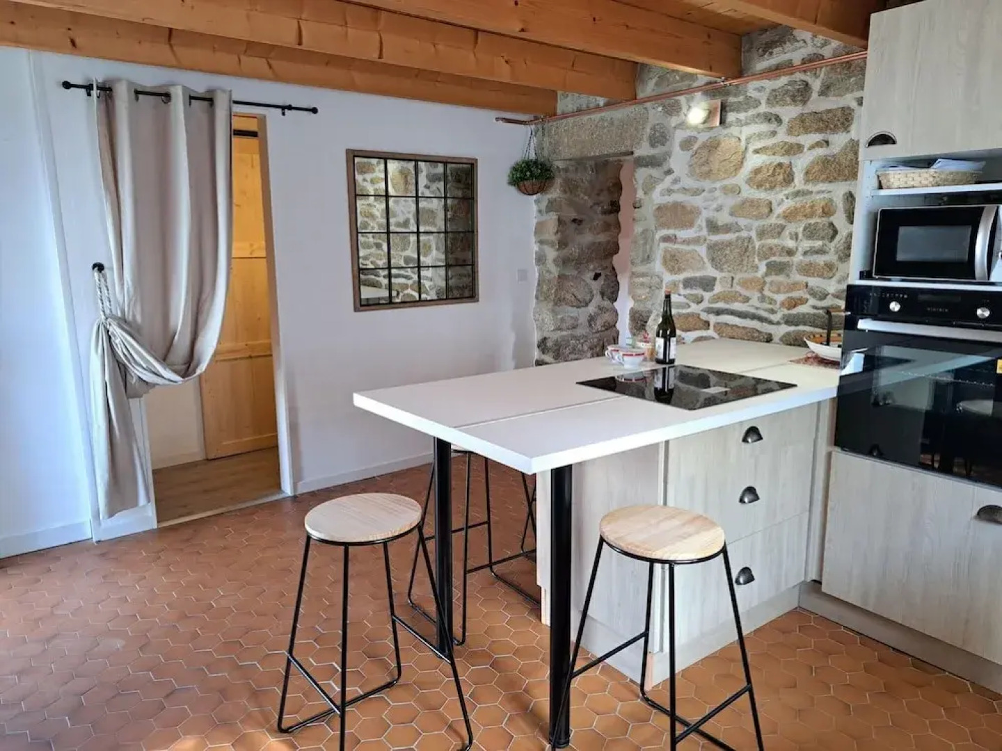 Comfortable Cottage Close to the Beach, Portsall, 2 Canoes