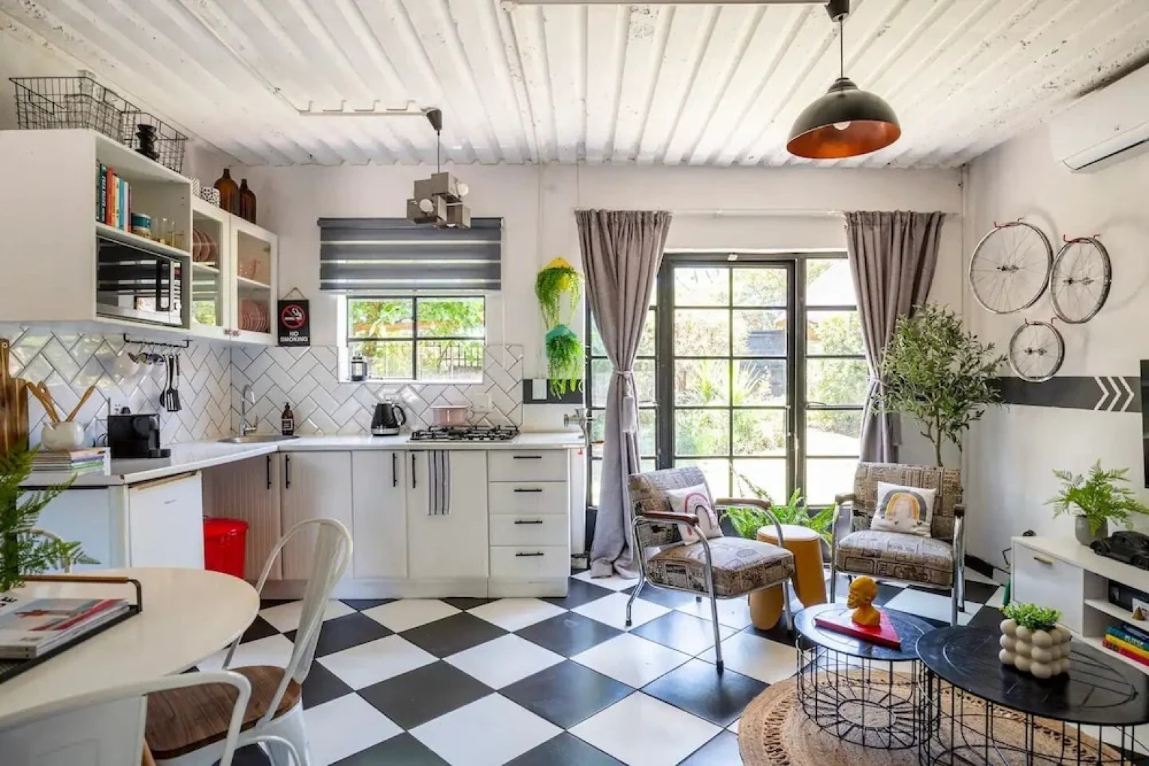 Retro-vintage New Yorker Apartment in Centurion