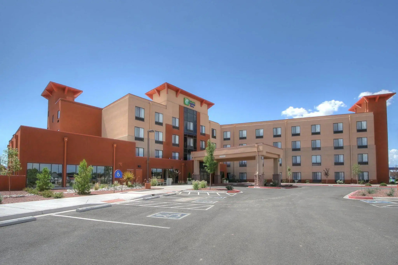 Holiday Inn Express & Suites Albuquerque Historic Old Town by IHG