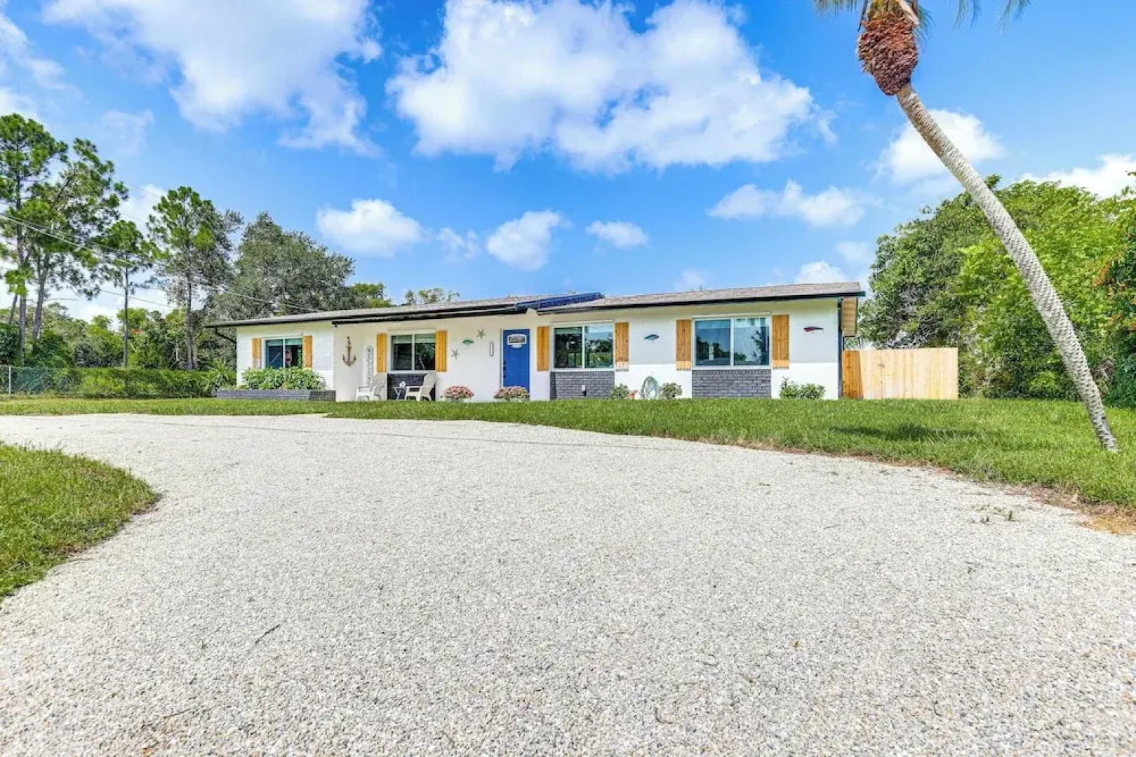 Swim, Game & Bbq: Family Retreat in Stuart