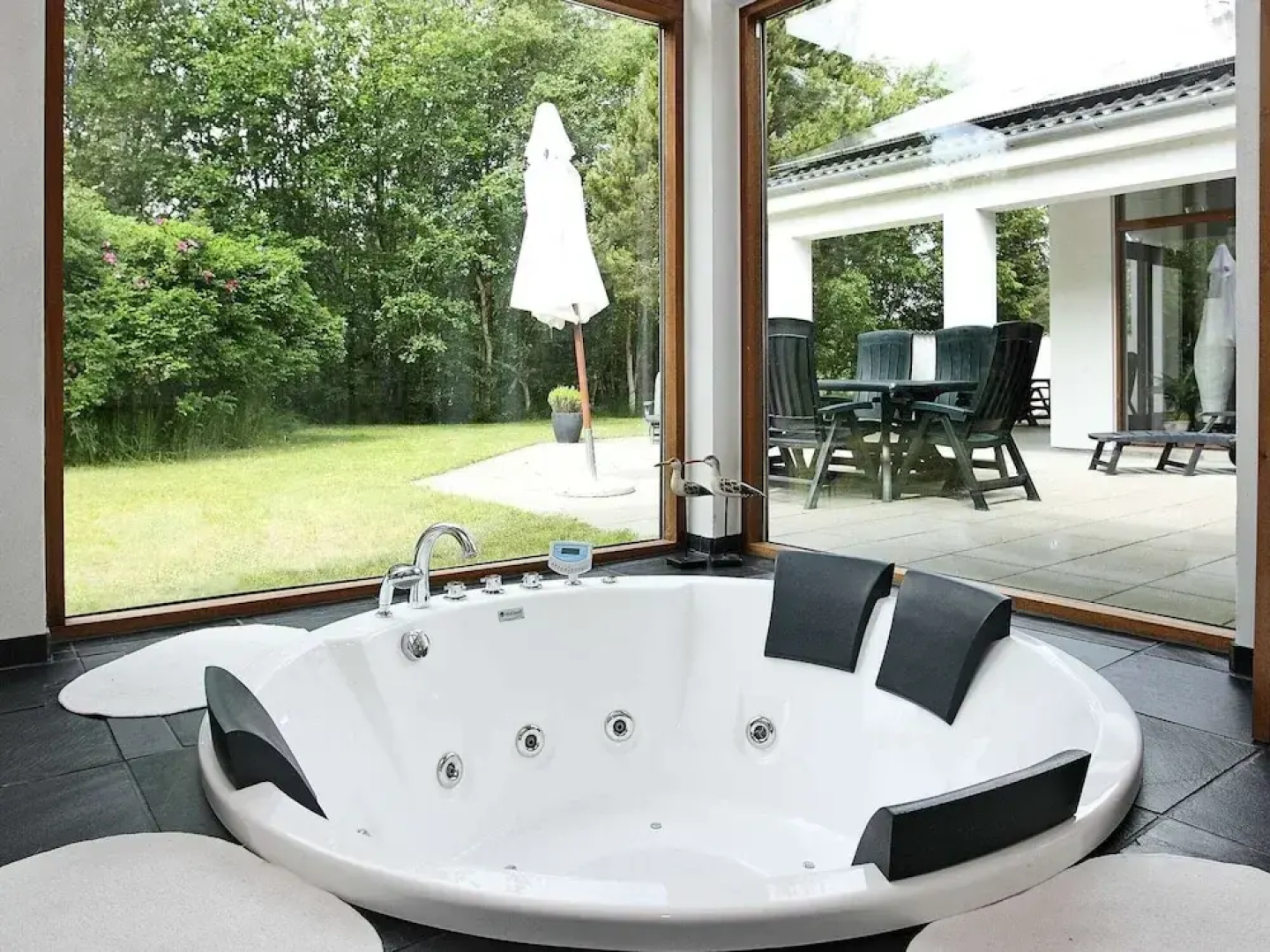 10 Person Holiday Home in Albaek