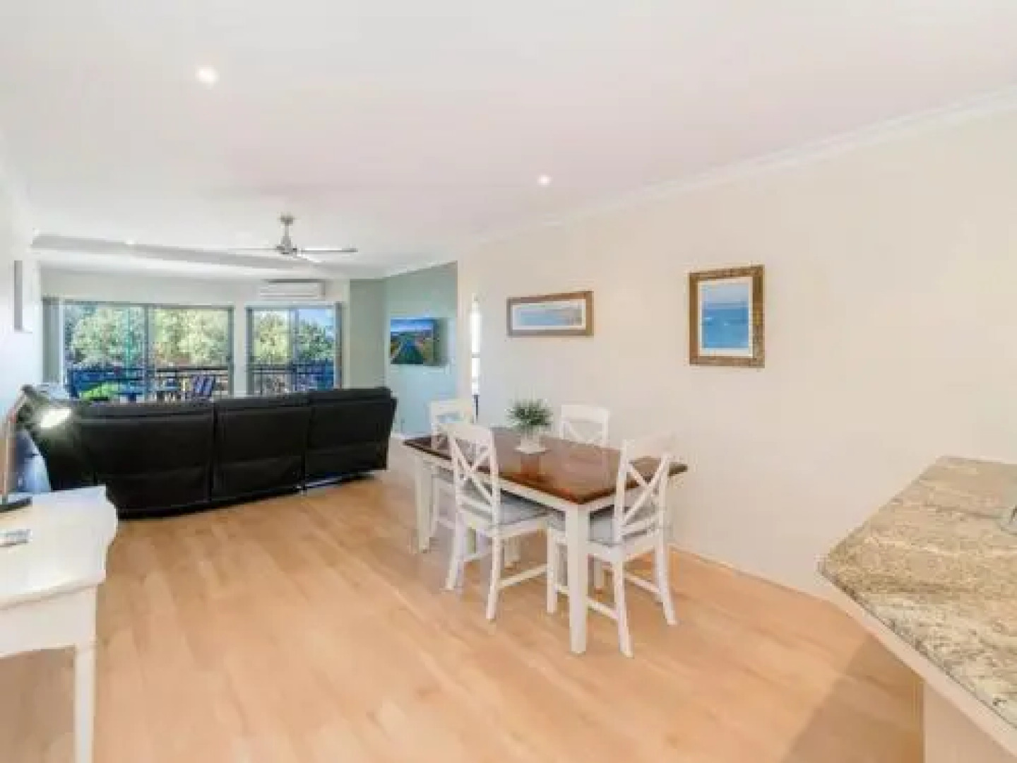 The Sands 7- great views across the ocean