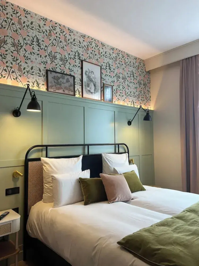 Square Lodge Hotel La Roche Sur Yon - Handwritten Collection