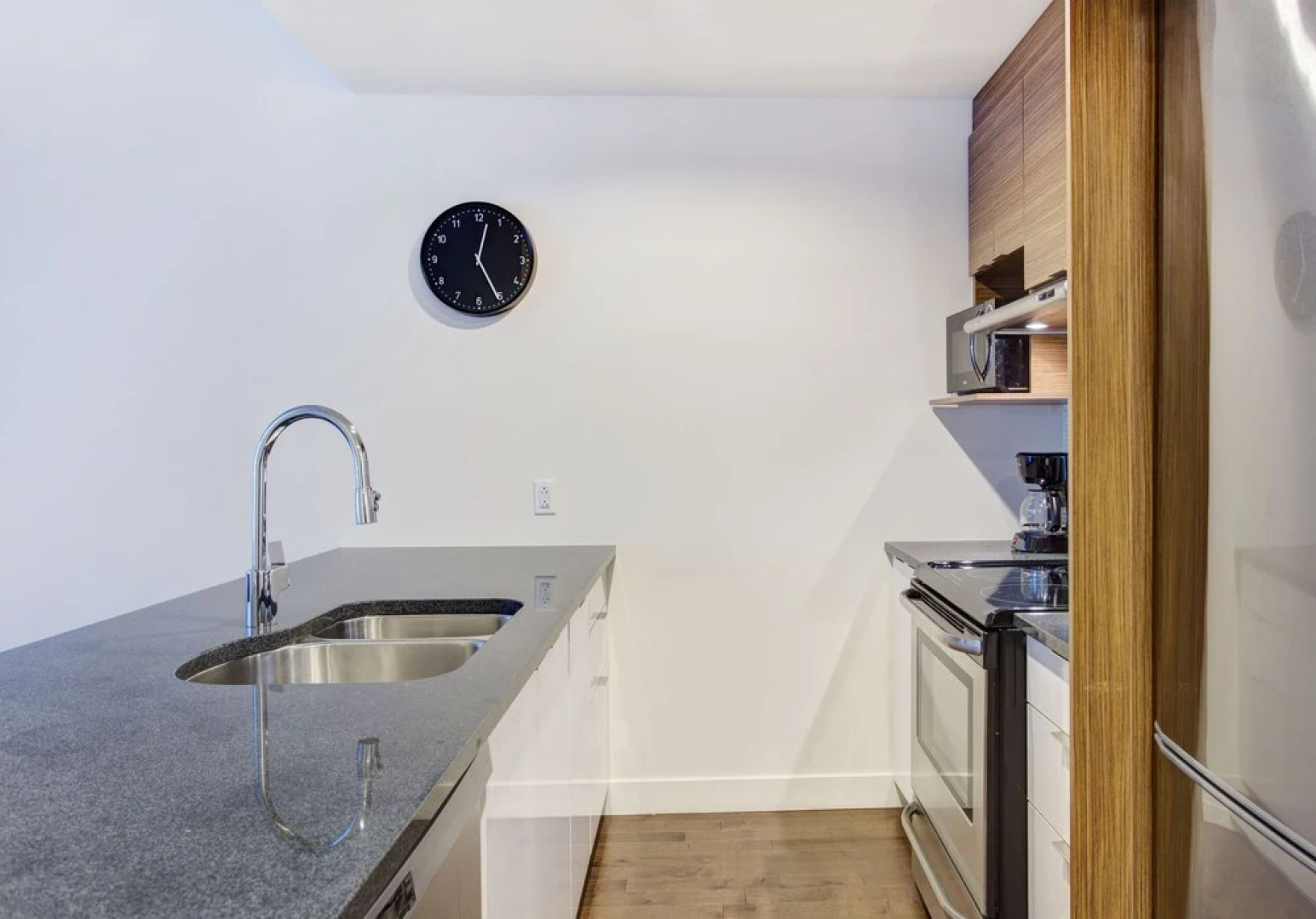 Place des Festivals Serviced Apartments by Hometrotting