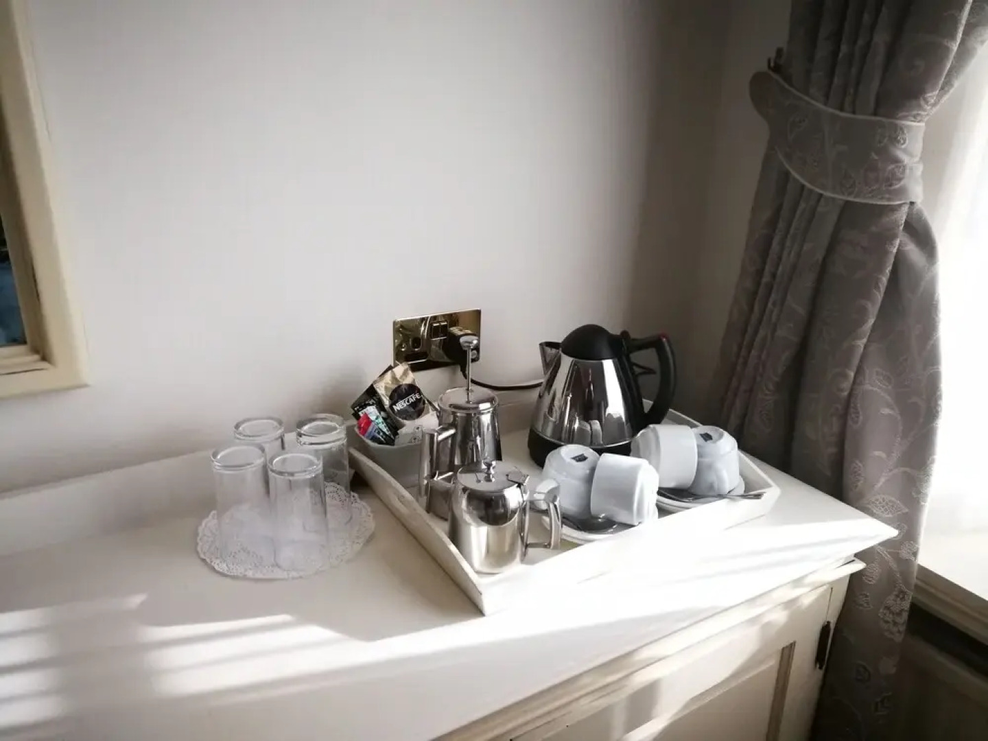 Feathers Hotel, Bar and Restaurant