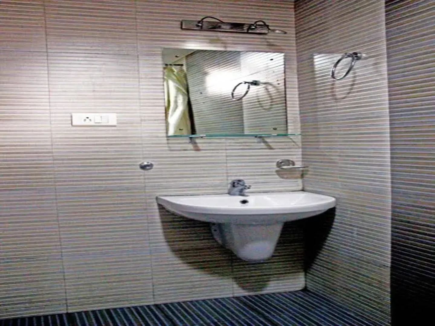 OYO Premium Calicut Railway Station