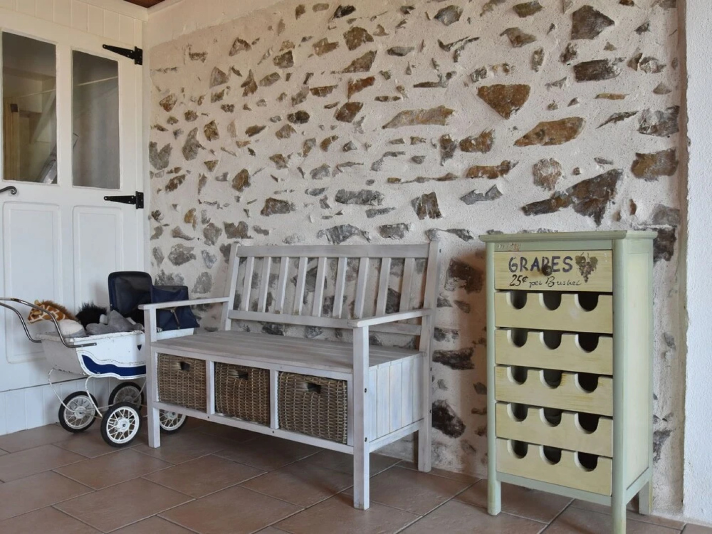 Cosy Holiday Home in Rémilly With a Terrace