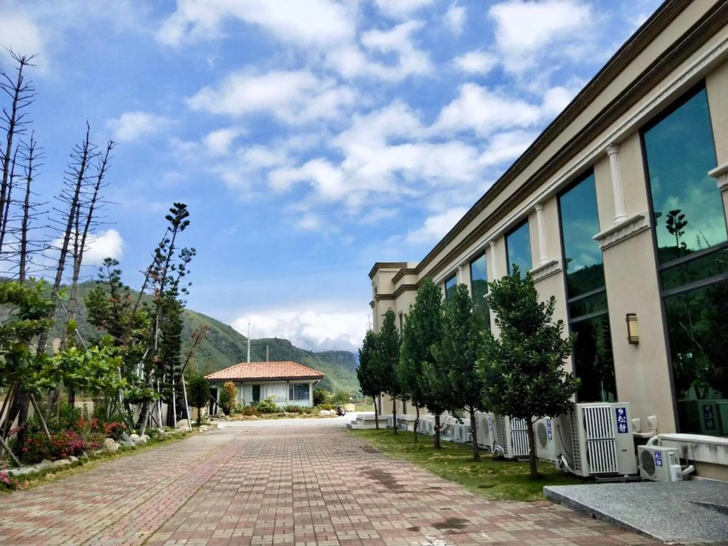 Jessamine Bay Hotel Resorts