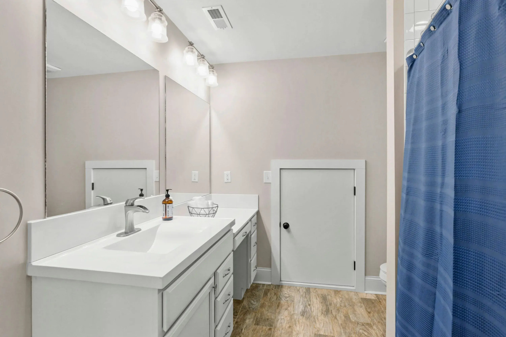 Dock Days by Avantstay Swimming Platform Dock