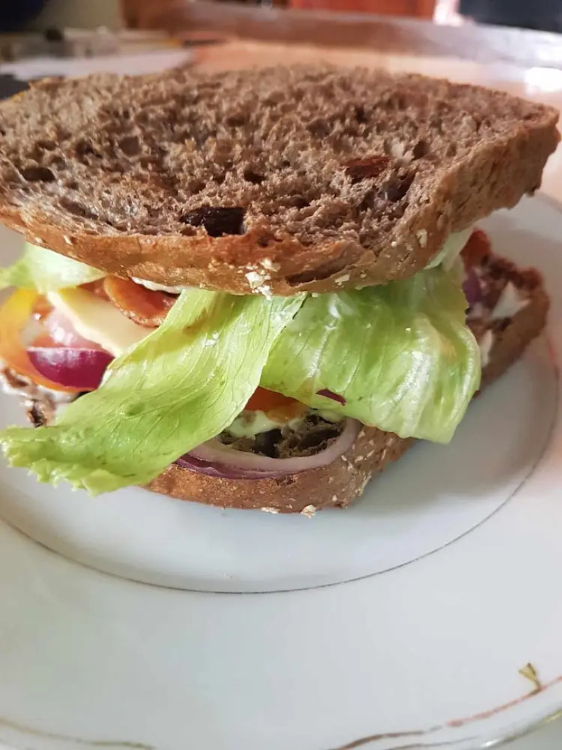 Guanna's Place Room and Resto Bar