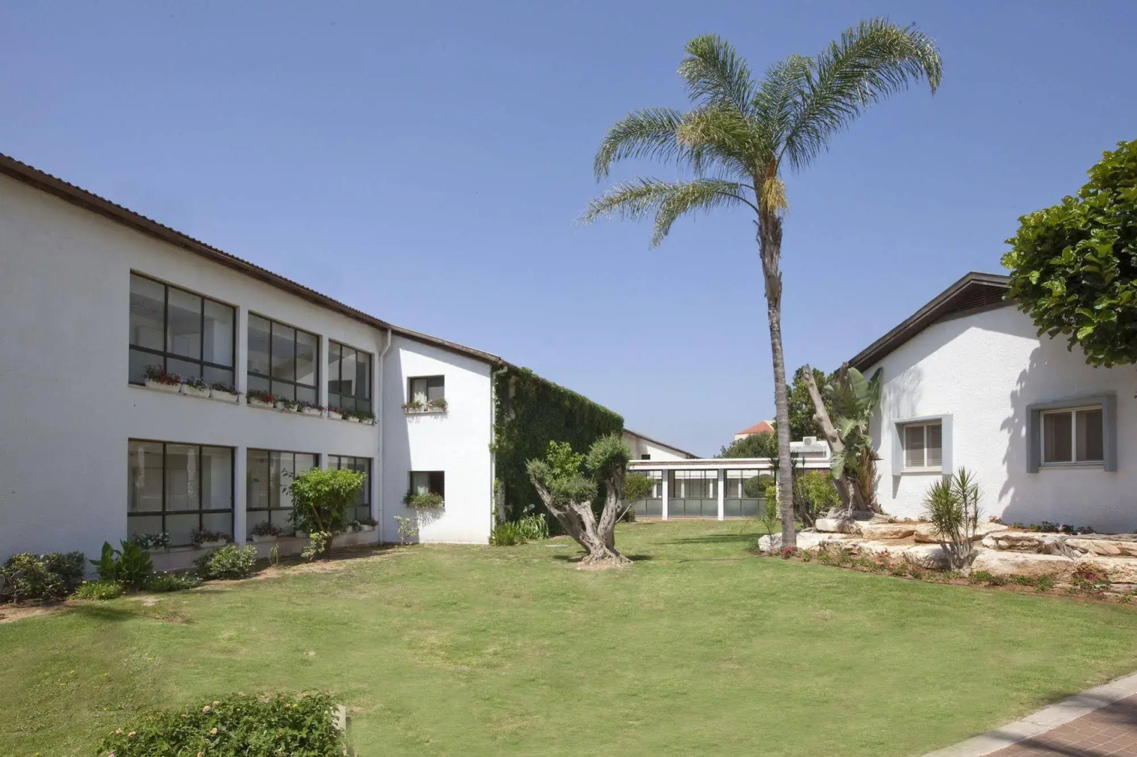Eden Inn