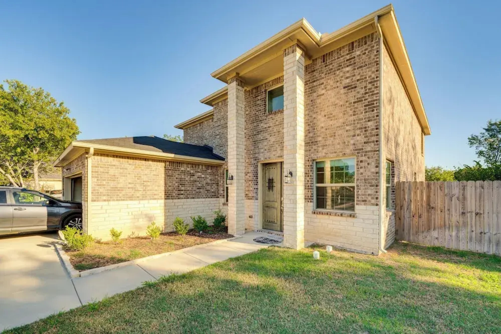 Walk to Historic Dtwn: Mckinney Family Retreat
