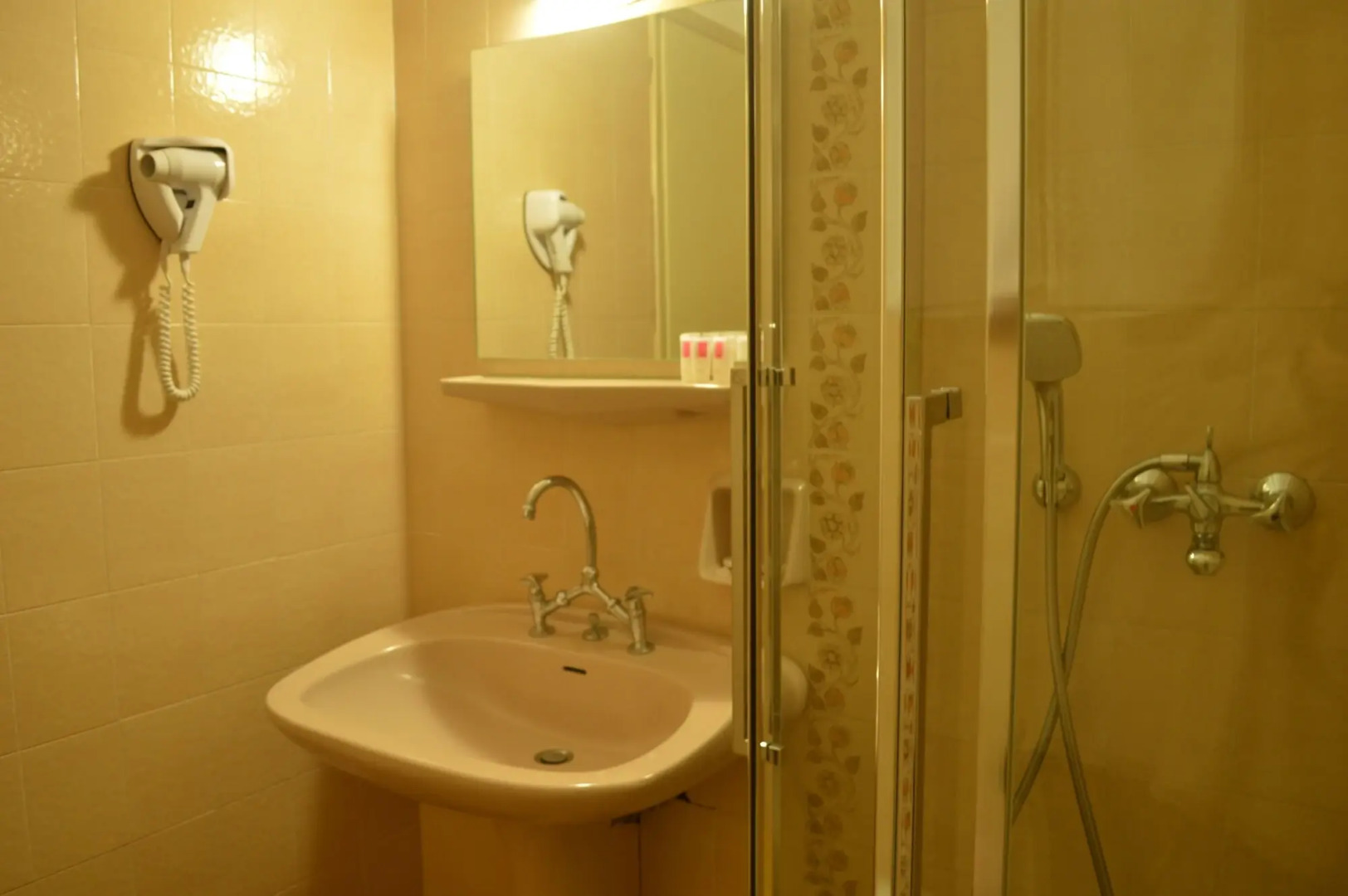 Alexakis Hotel & Spa