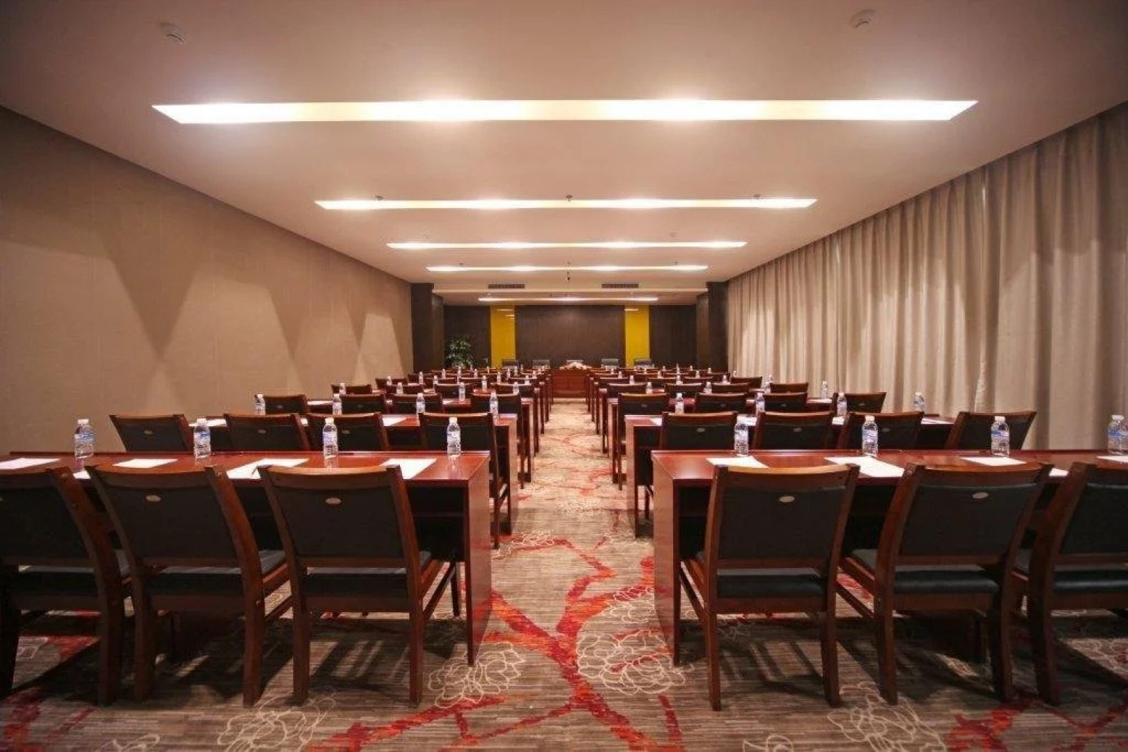 Oriental Xuanyi Holiday Hotel