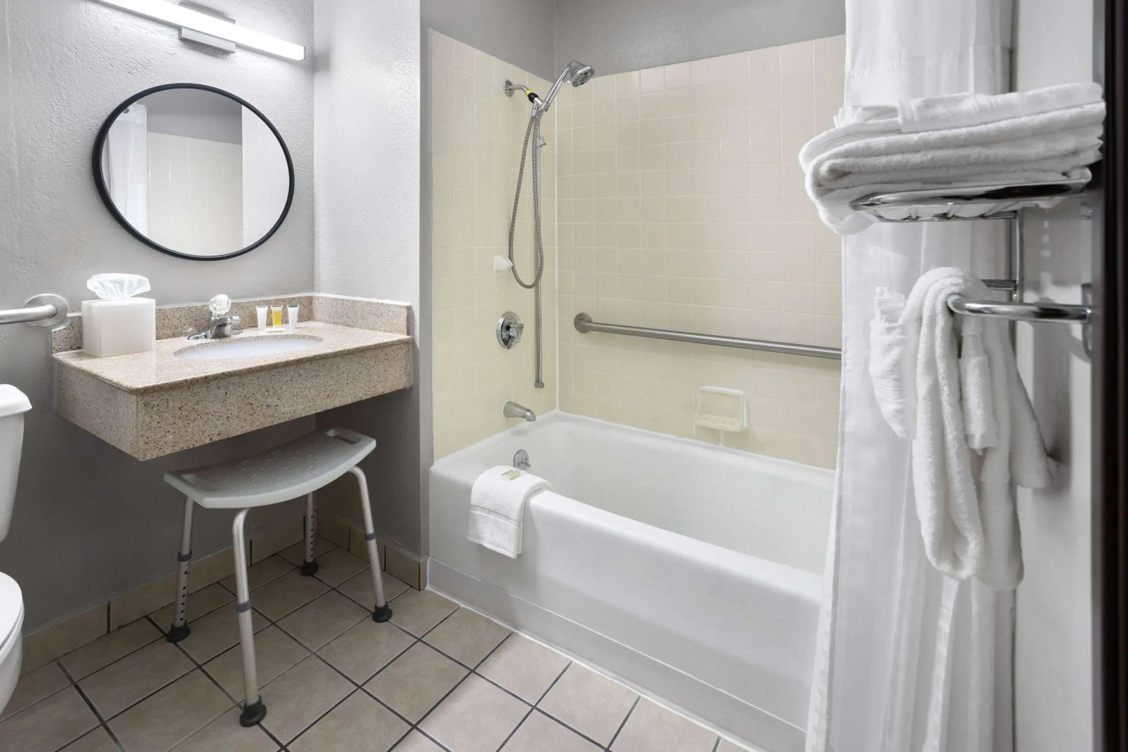 Super 8 by Wyndham St. Clairsville OH/Wheeling WV Area