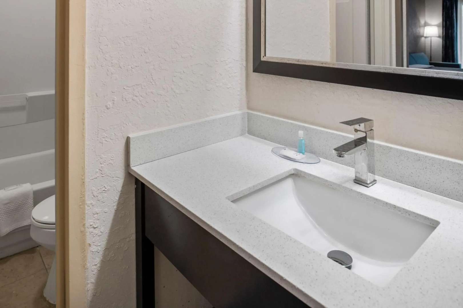 Suburban Studios Hotel Kingsland Near I-95