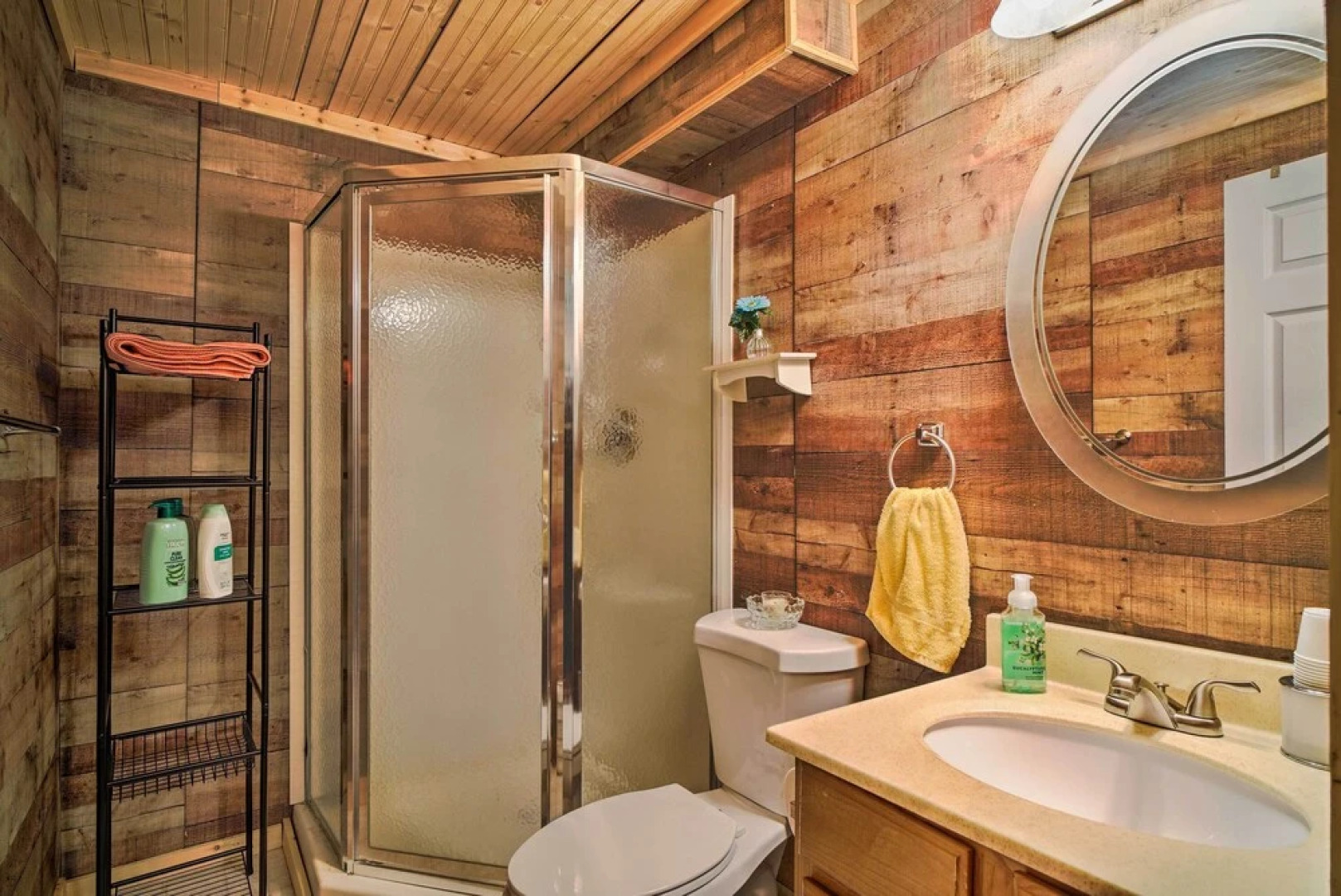 Douglas Lake Cabin w/ Mountain-view Deck & Grill