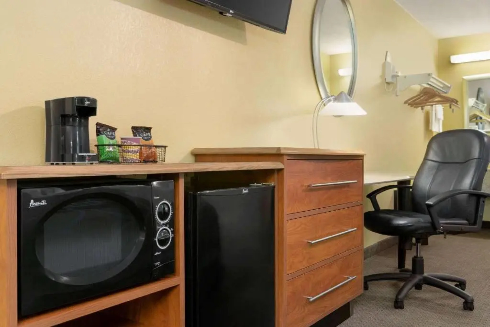 Super 8 by Wyndham Findlay