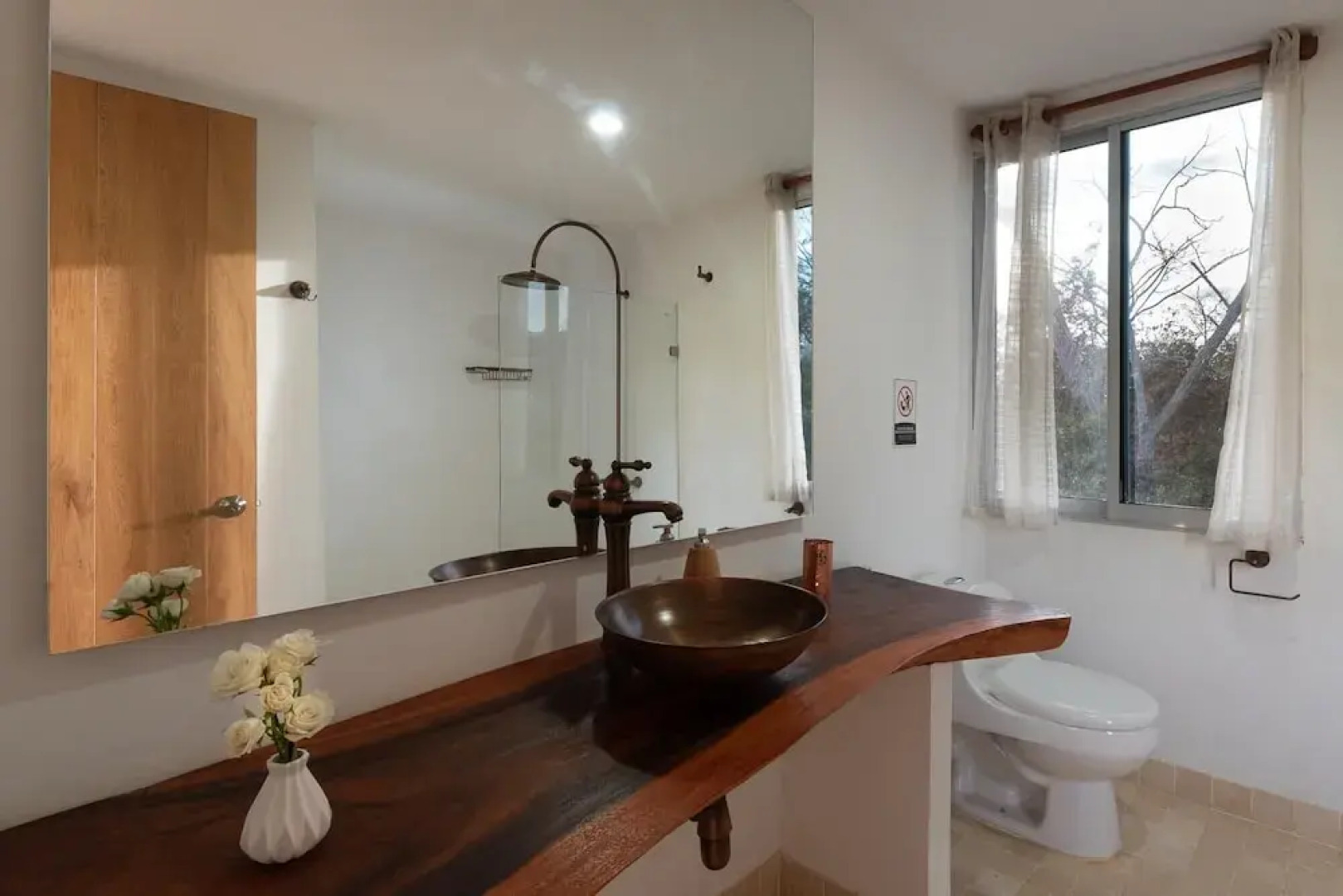 Relaxing Tropical Island Chalet w Private Pool and Beach in Bar