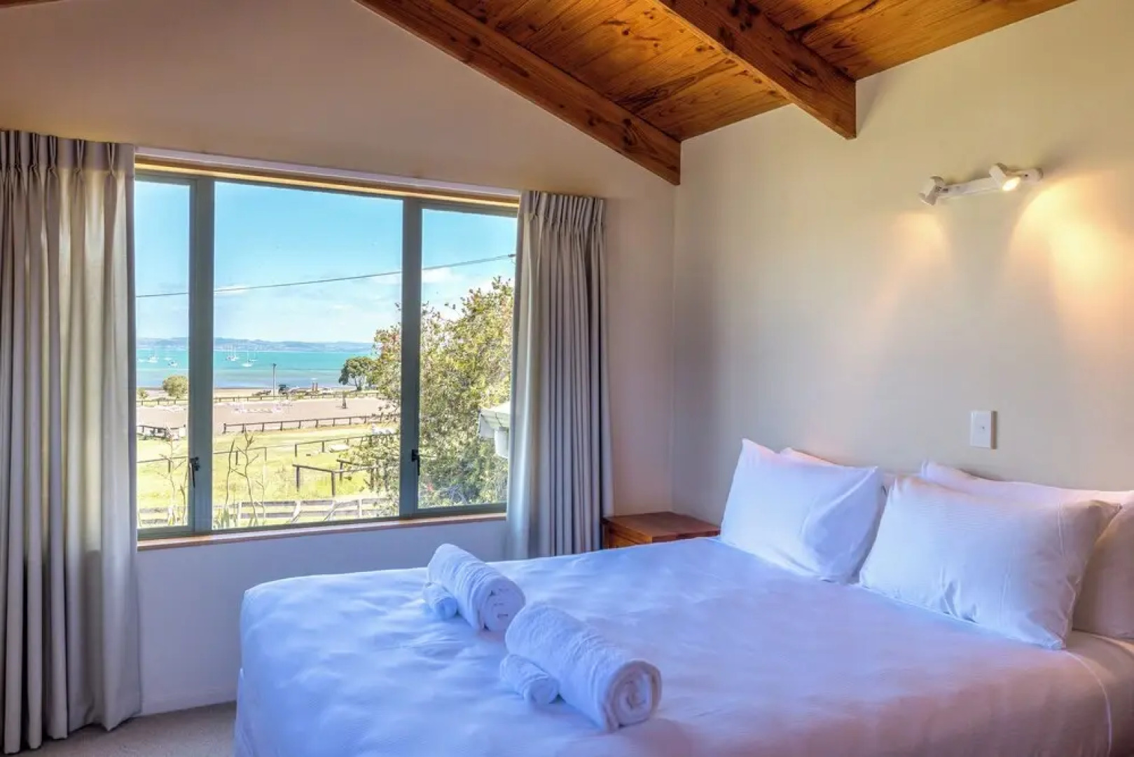 Tikirau Bay Views in Oneroa