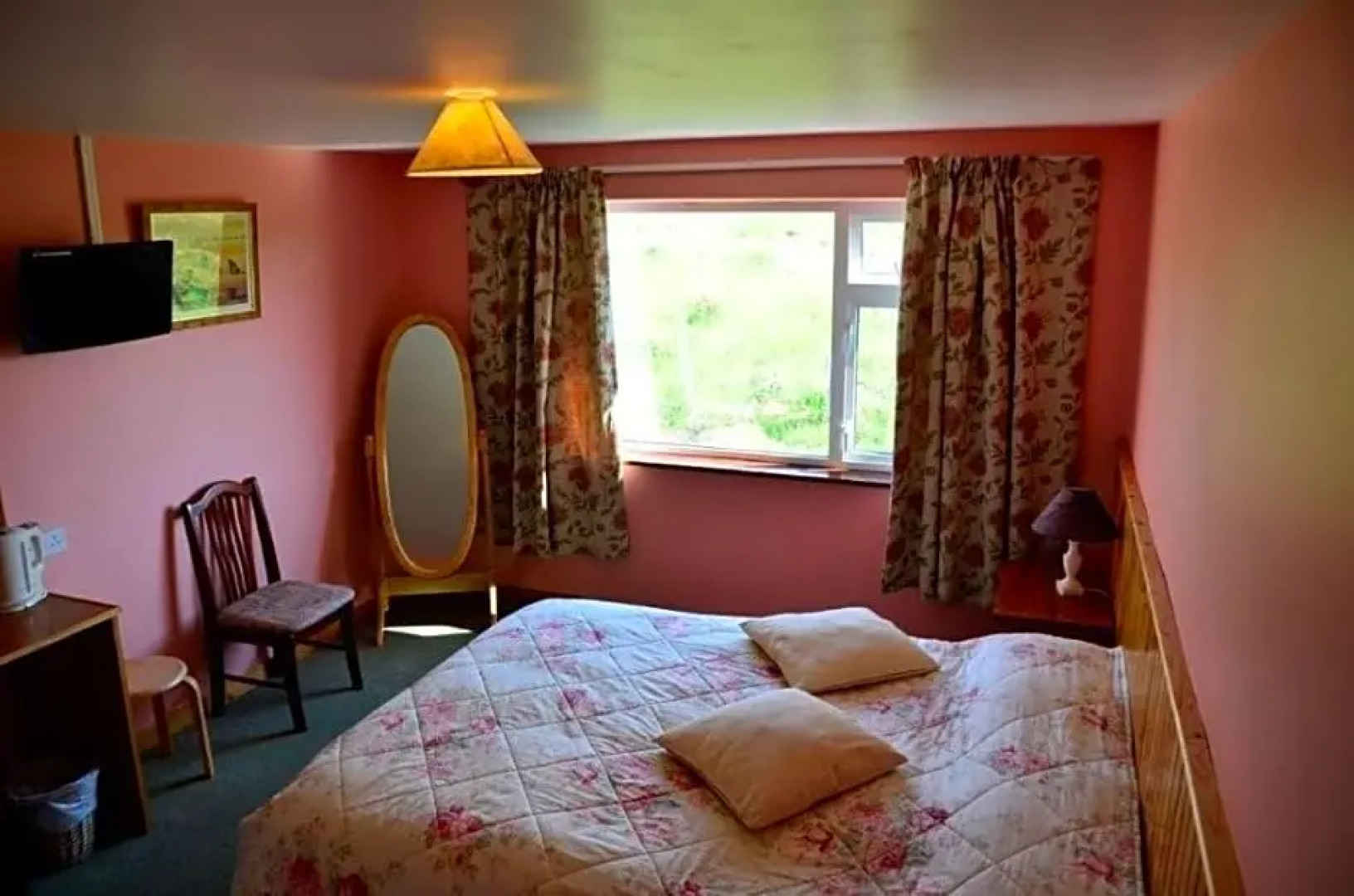 DeCourceys Hazelbrook Farmhouse BB