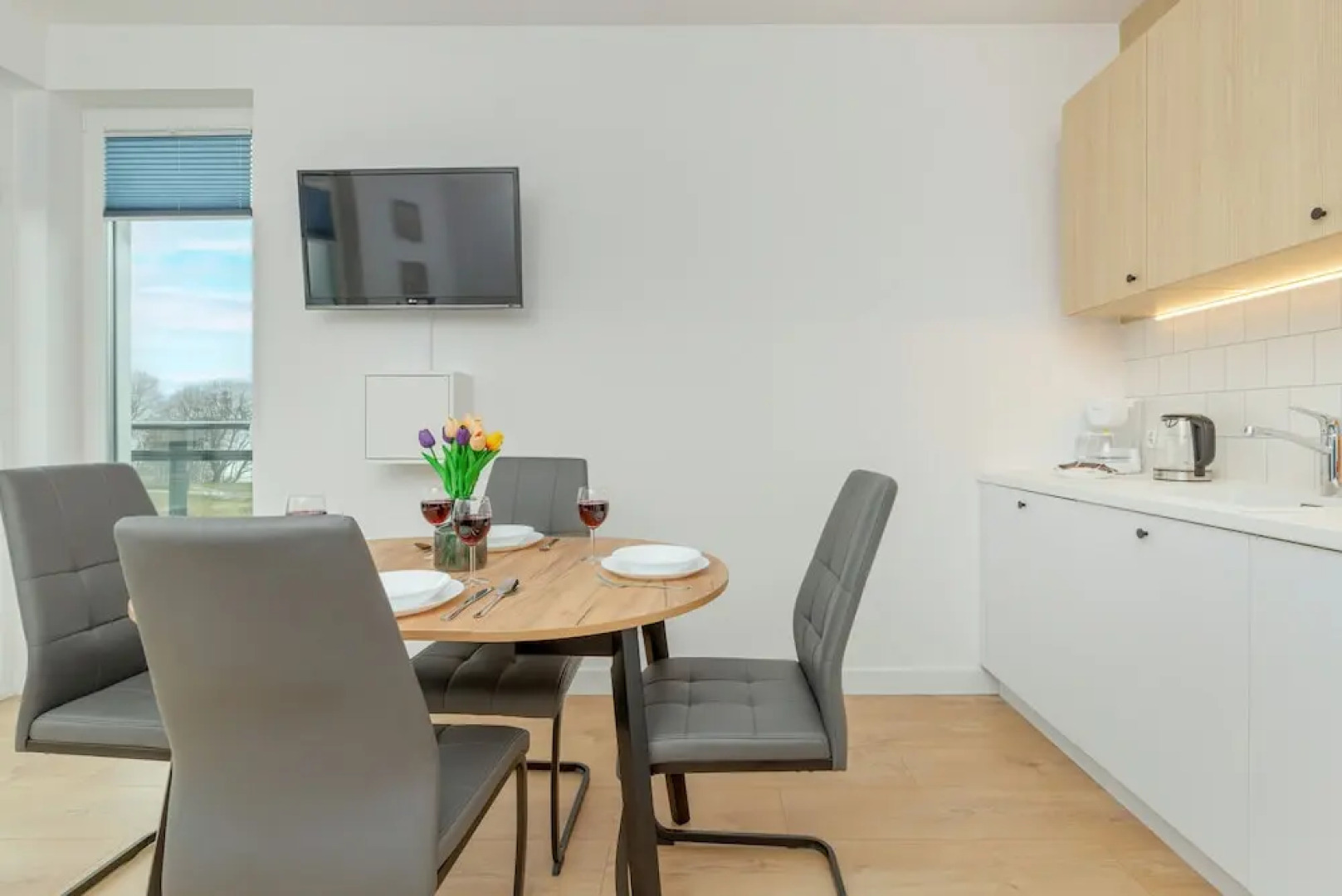 Two-bedroom Accepting Pets by Renters