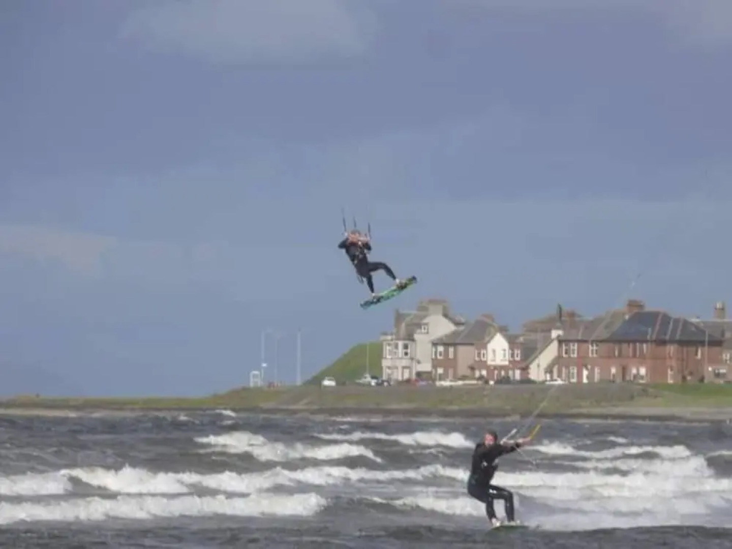 Marina View, Lovely Upper 3 Bedroom Apartment