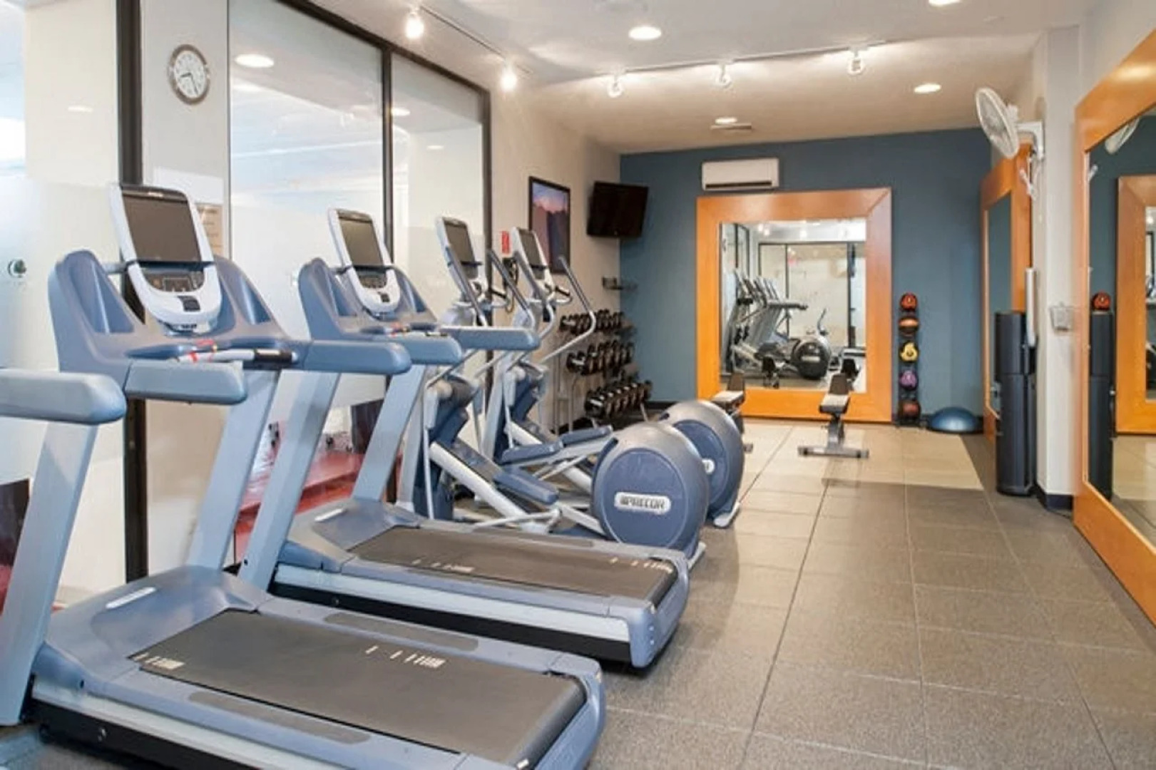 DoubleTree by Hilton Chicago - North Shore Conference Center