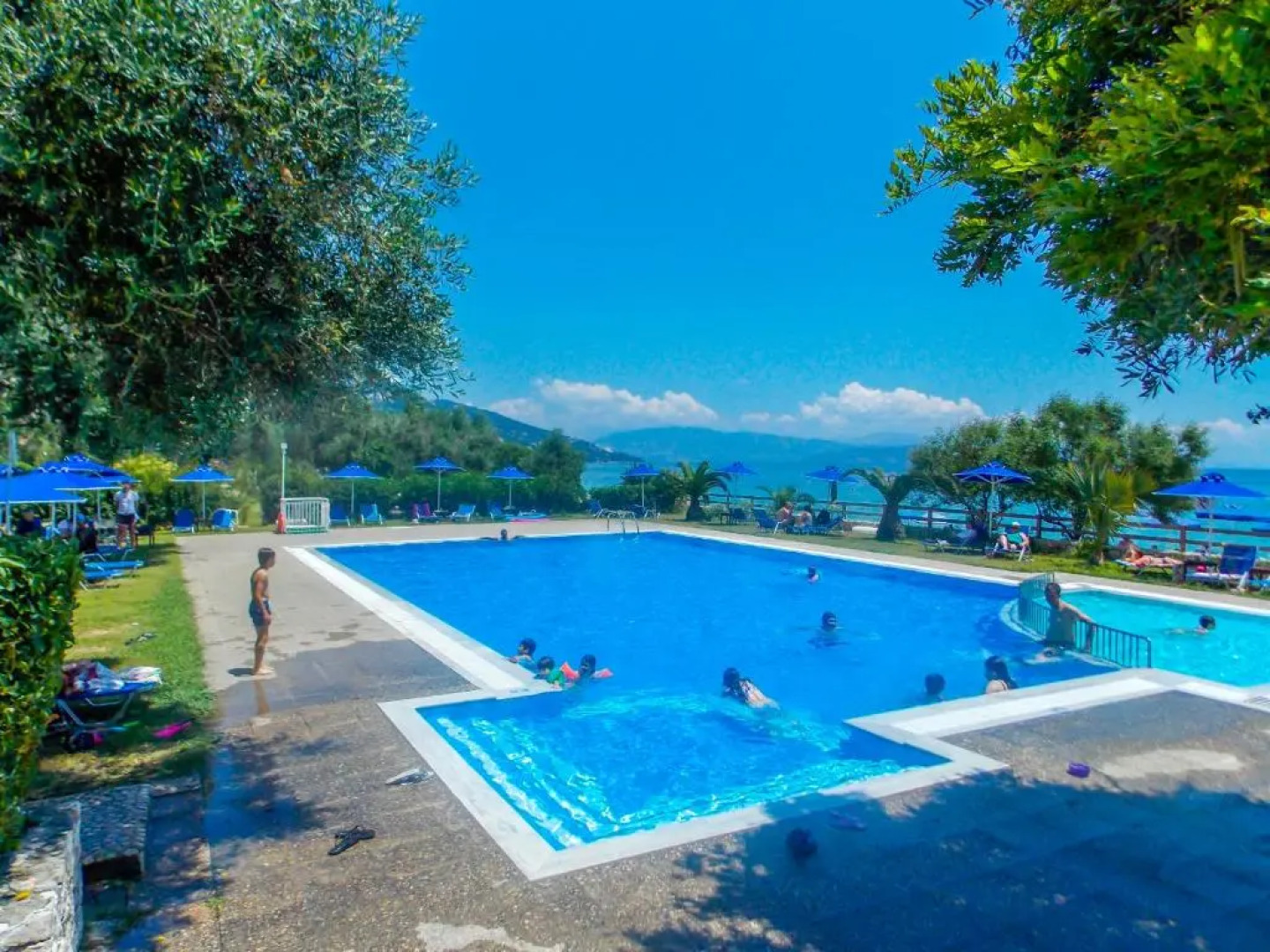 Manto On The Beach Apartments