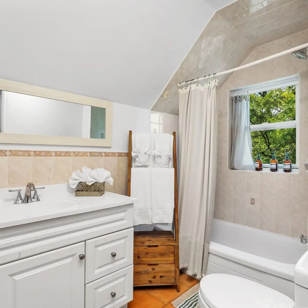 Private 2bdrm Unit With Ensuite Laundry - U5A