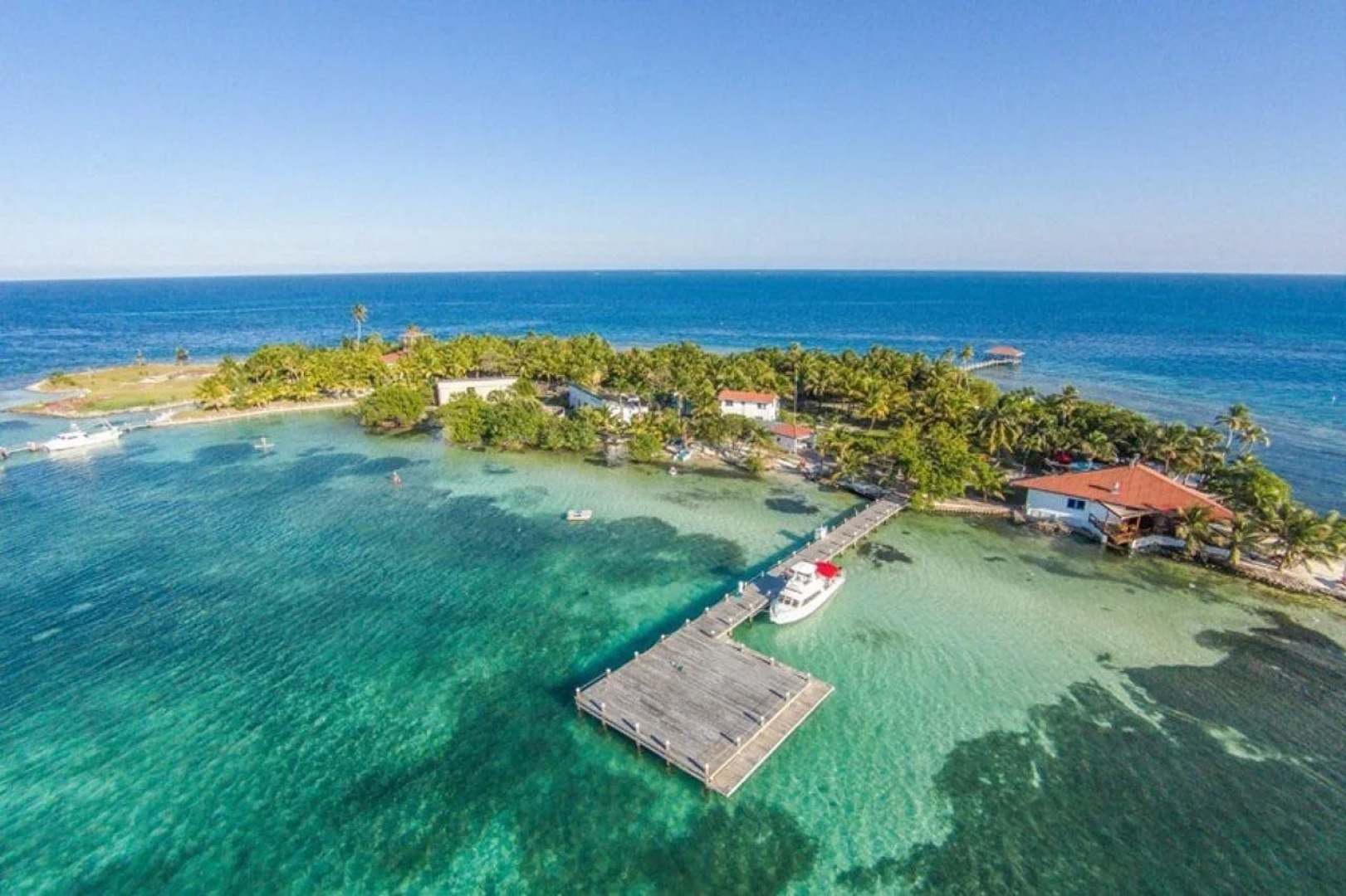 Ray Caye Private Island Resort