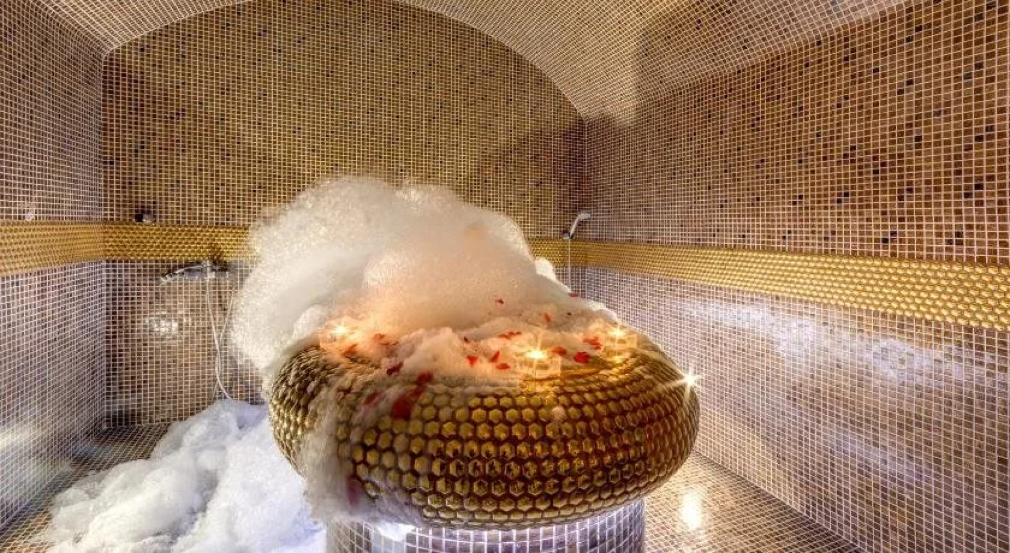 Esteban Apartcomplex