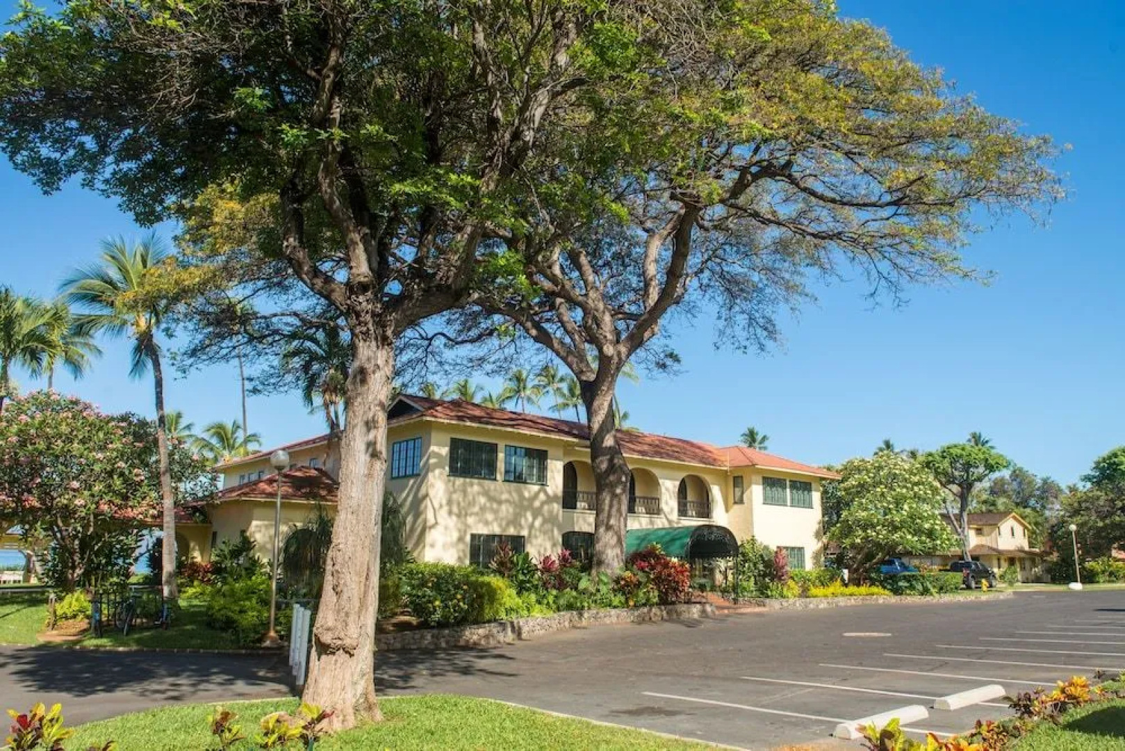 Puamana 52-3 by RedAwning