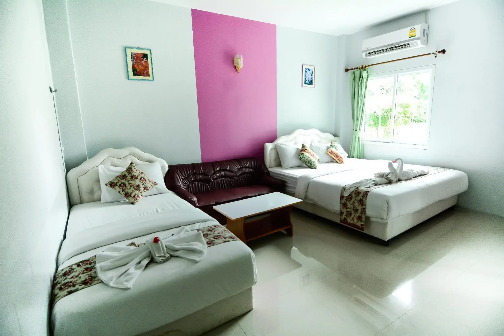 Tanaosri & Creekside Resort