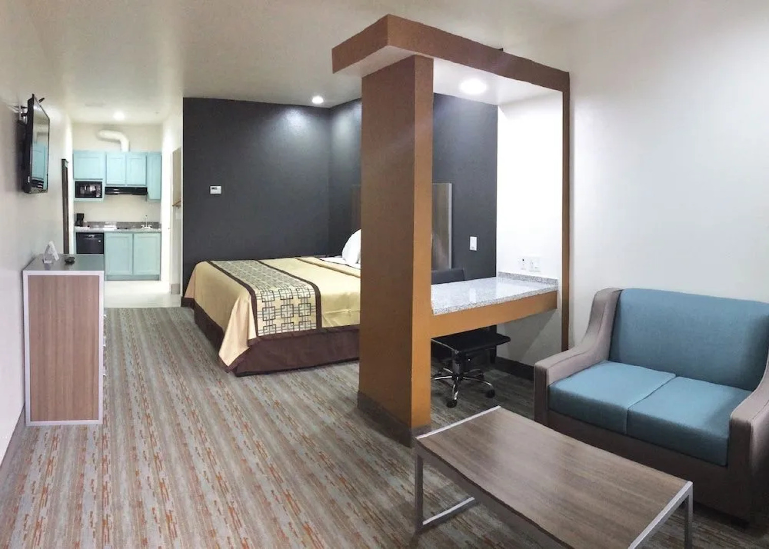 Scottish Inn & Suites