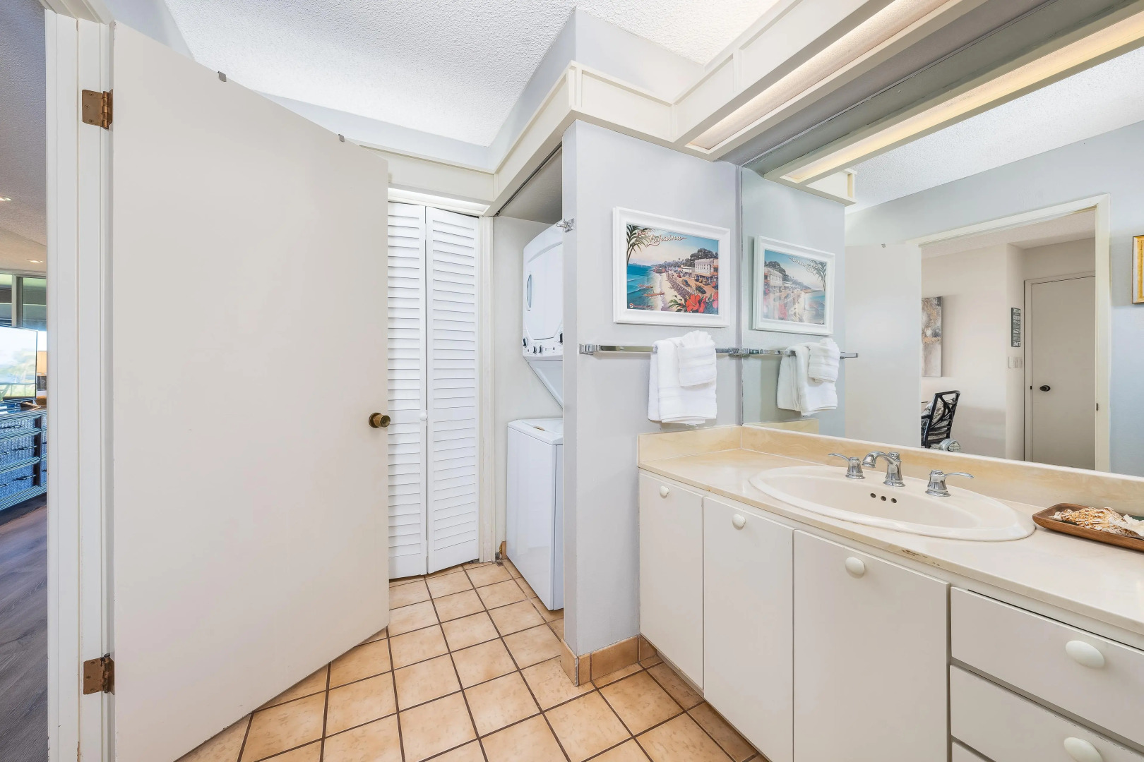 Eldorado K203 in Lahaina