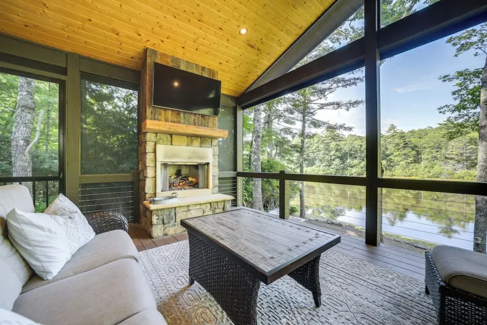 Grill + Water Views: Chinquapin Resort Home