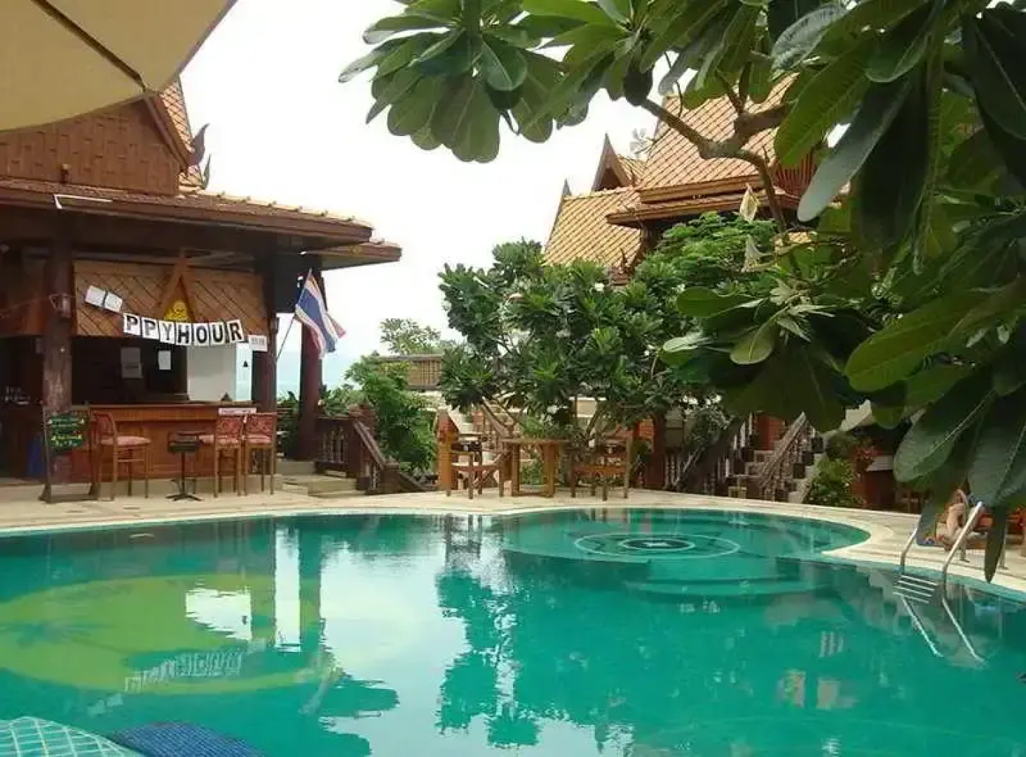 Drop In Club Sunrise Hotel