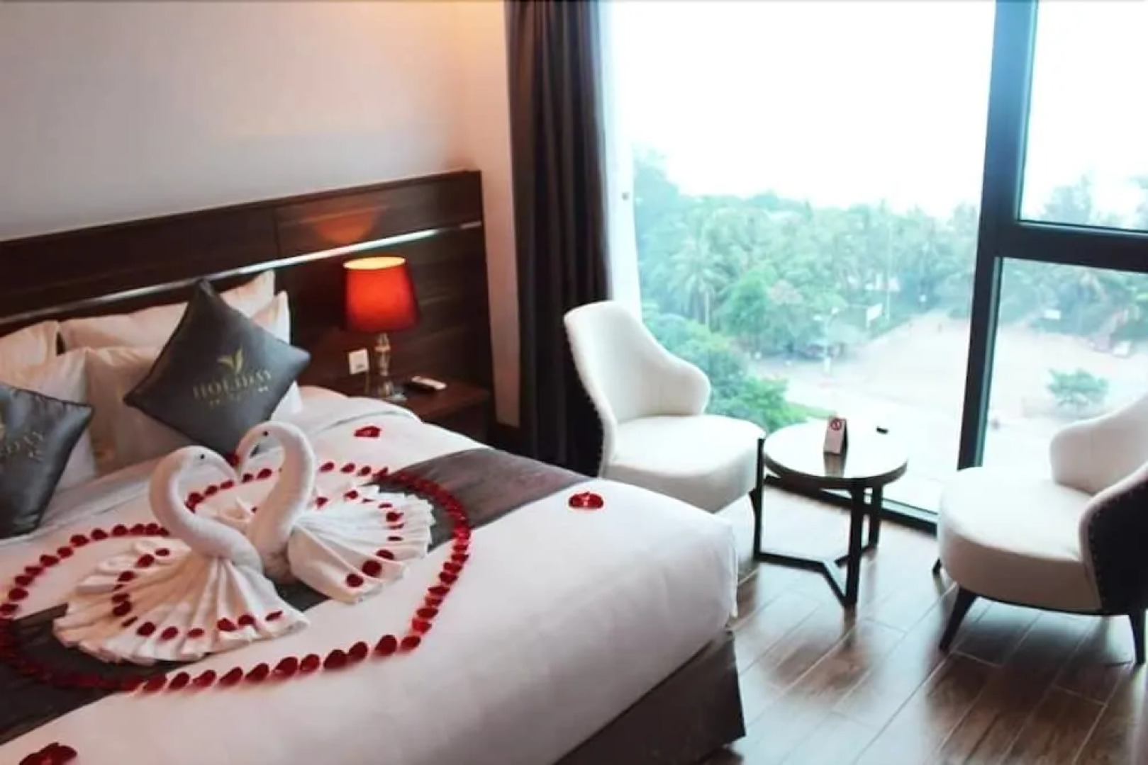 Holiday Cua Lo Hotel