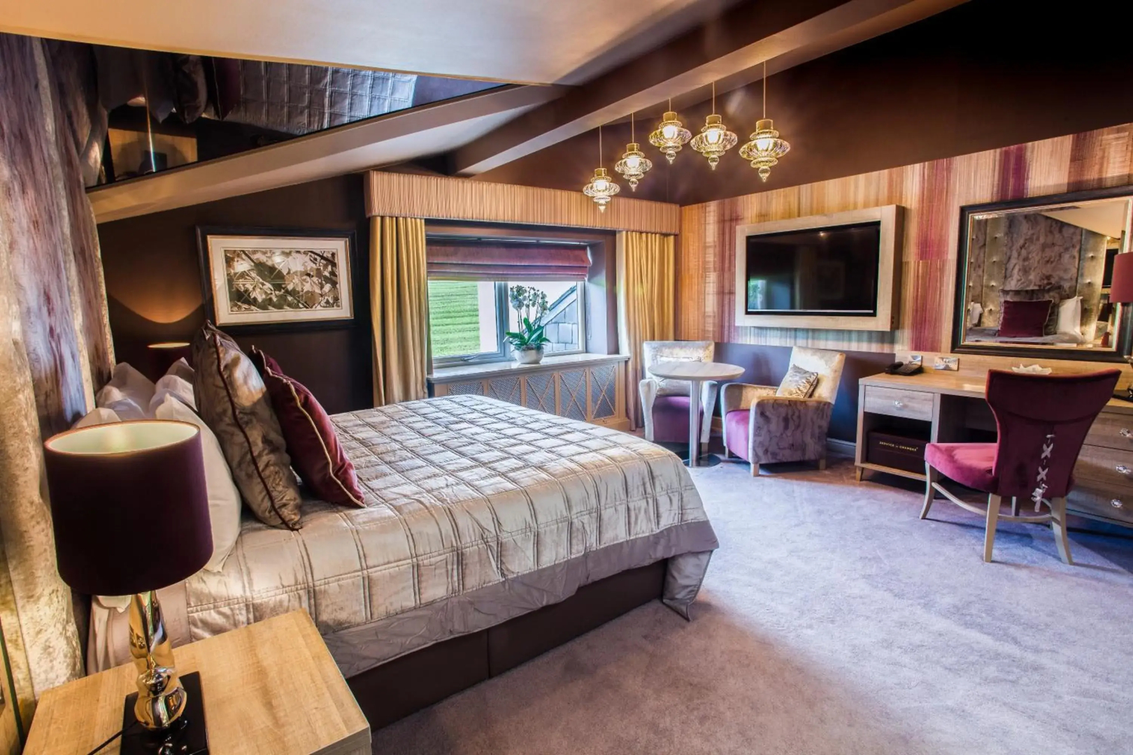 Red Hall Hotel