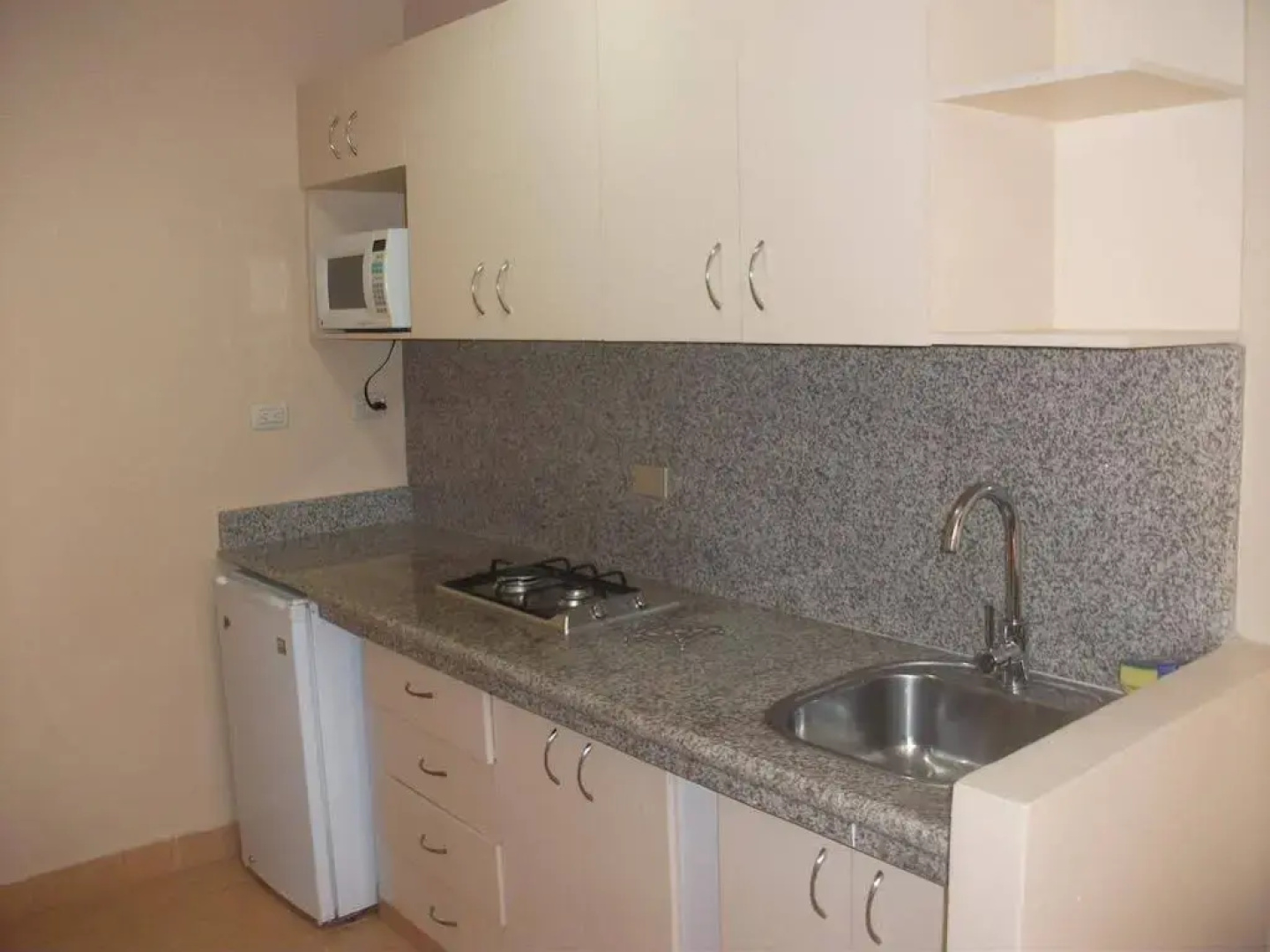 Urdesa Suites Hotel