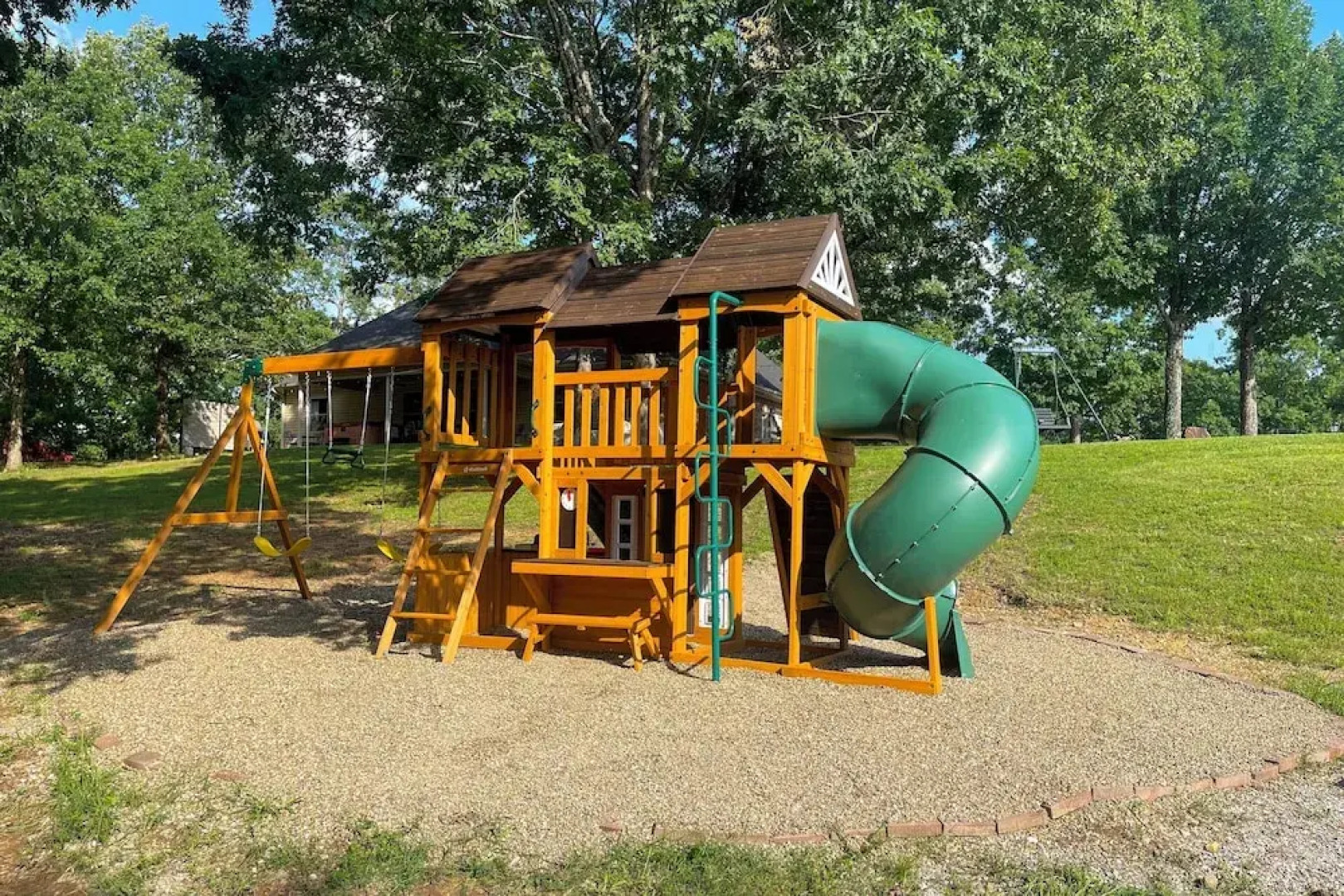 < 5 Mi to Lake Desoto: Grand Hot Springs Home