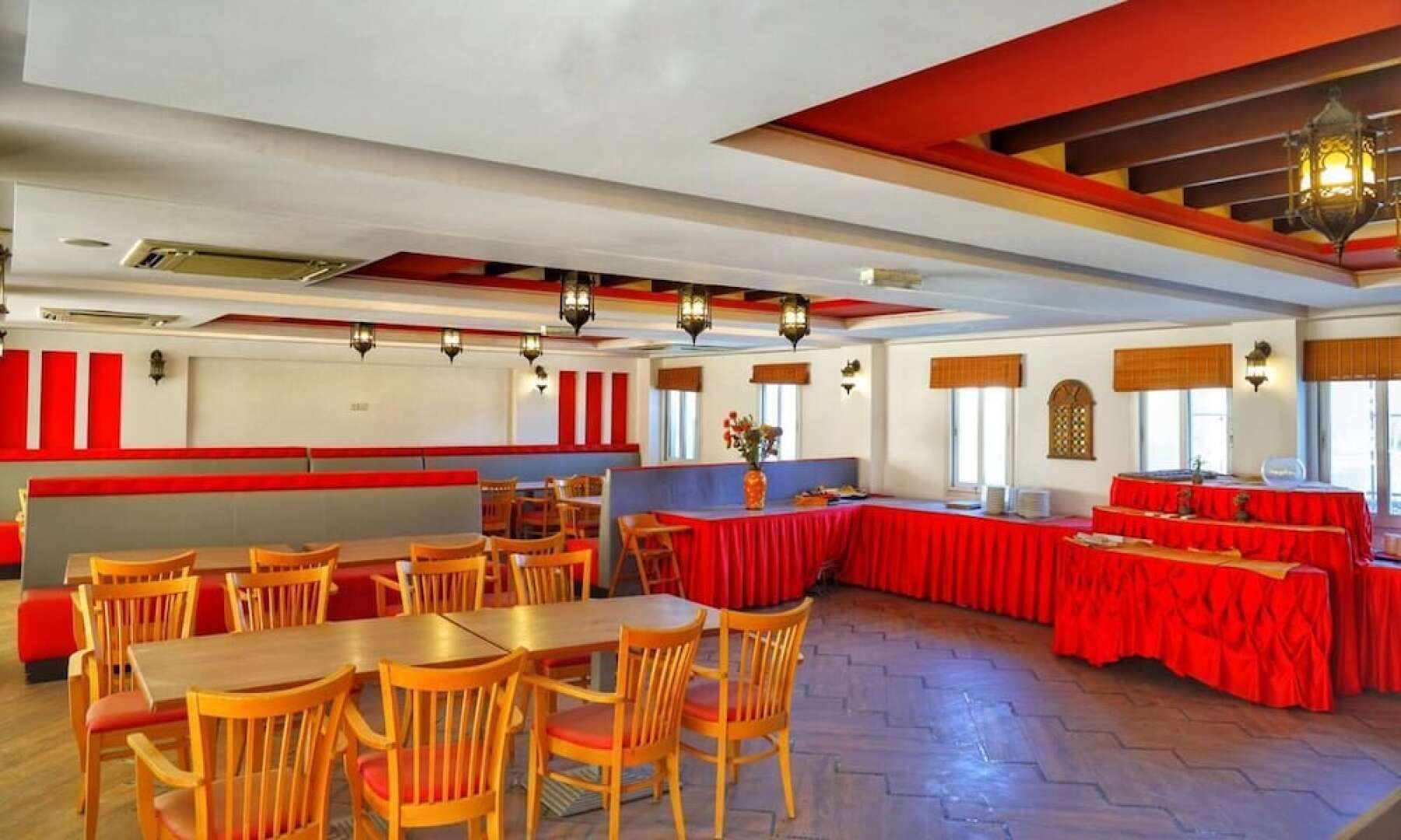 Johny International Hotel