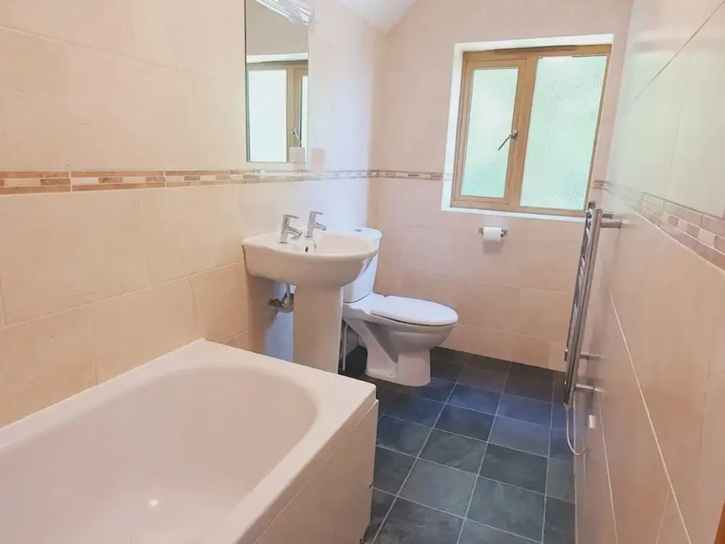 The Victorian Barn self catering holidays with pool & hot tubs