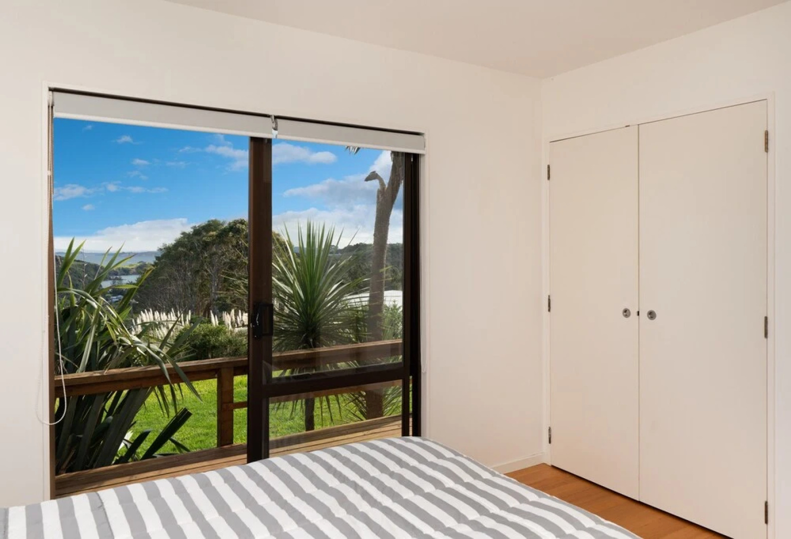 Newly renovated Oneroa beach view house