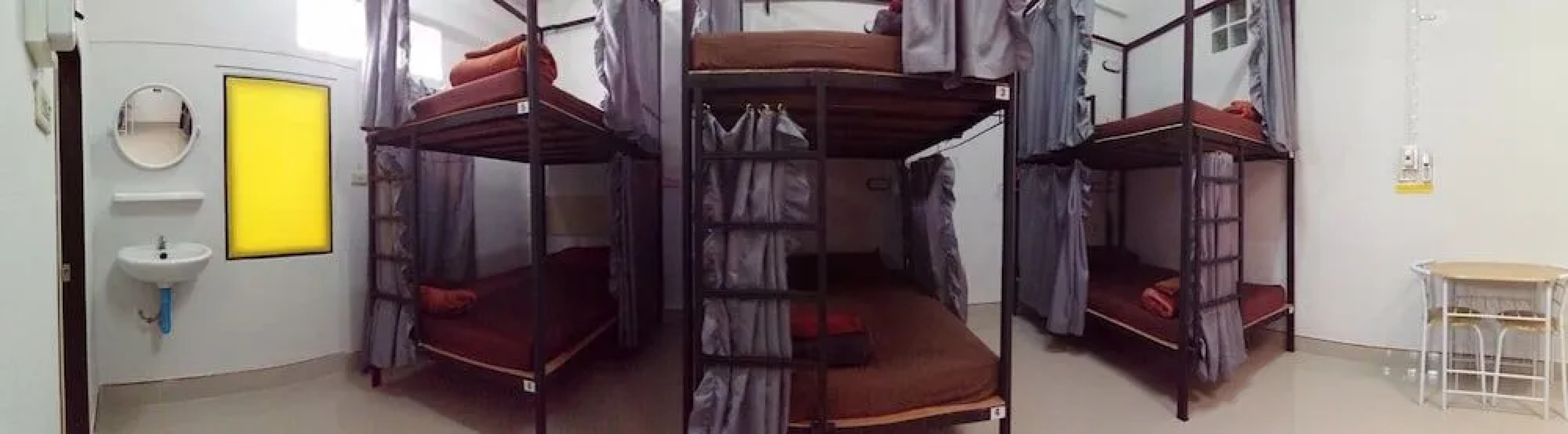 CHO Hostel and Sleep Box - Adults Only