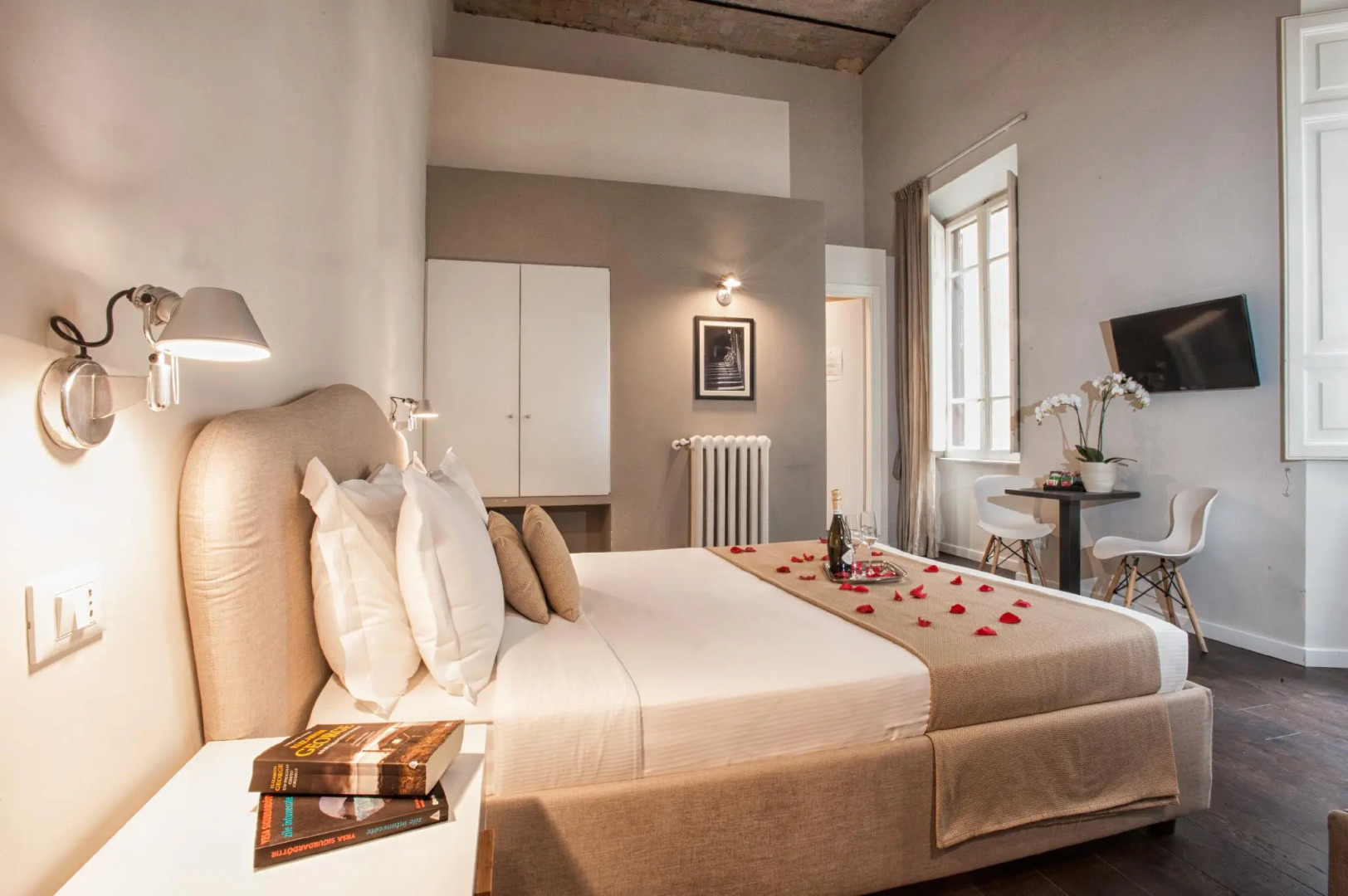 Terrace Pantheon Relais