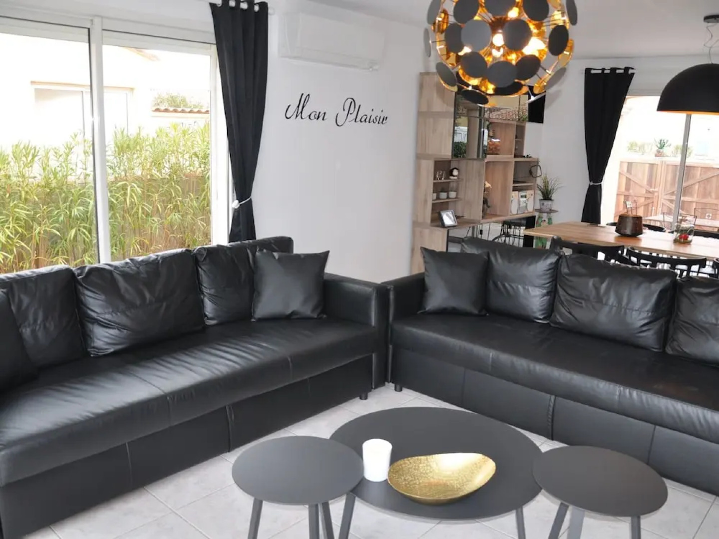 Luxurious Holiday Home with Private Pool in Port Camargue