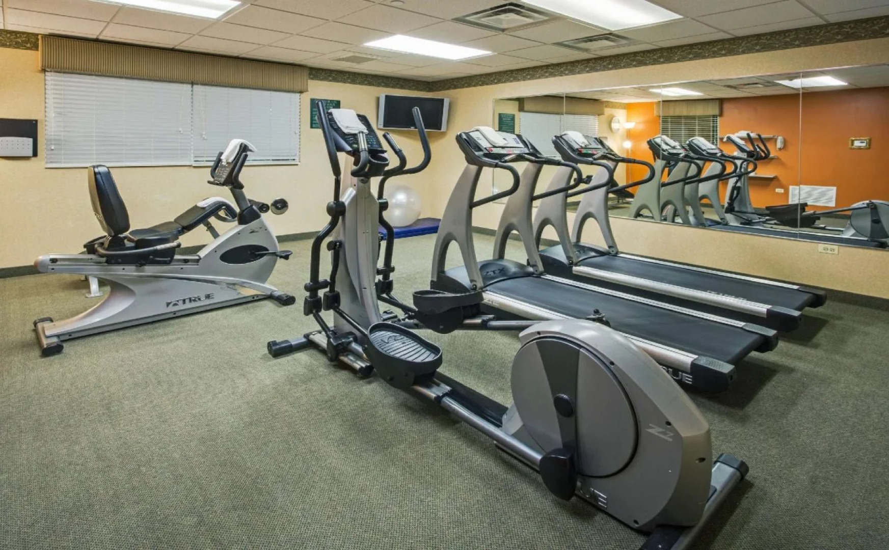 Country Inn & Suites by Radisson, Tinley Park, IL